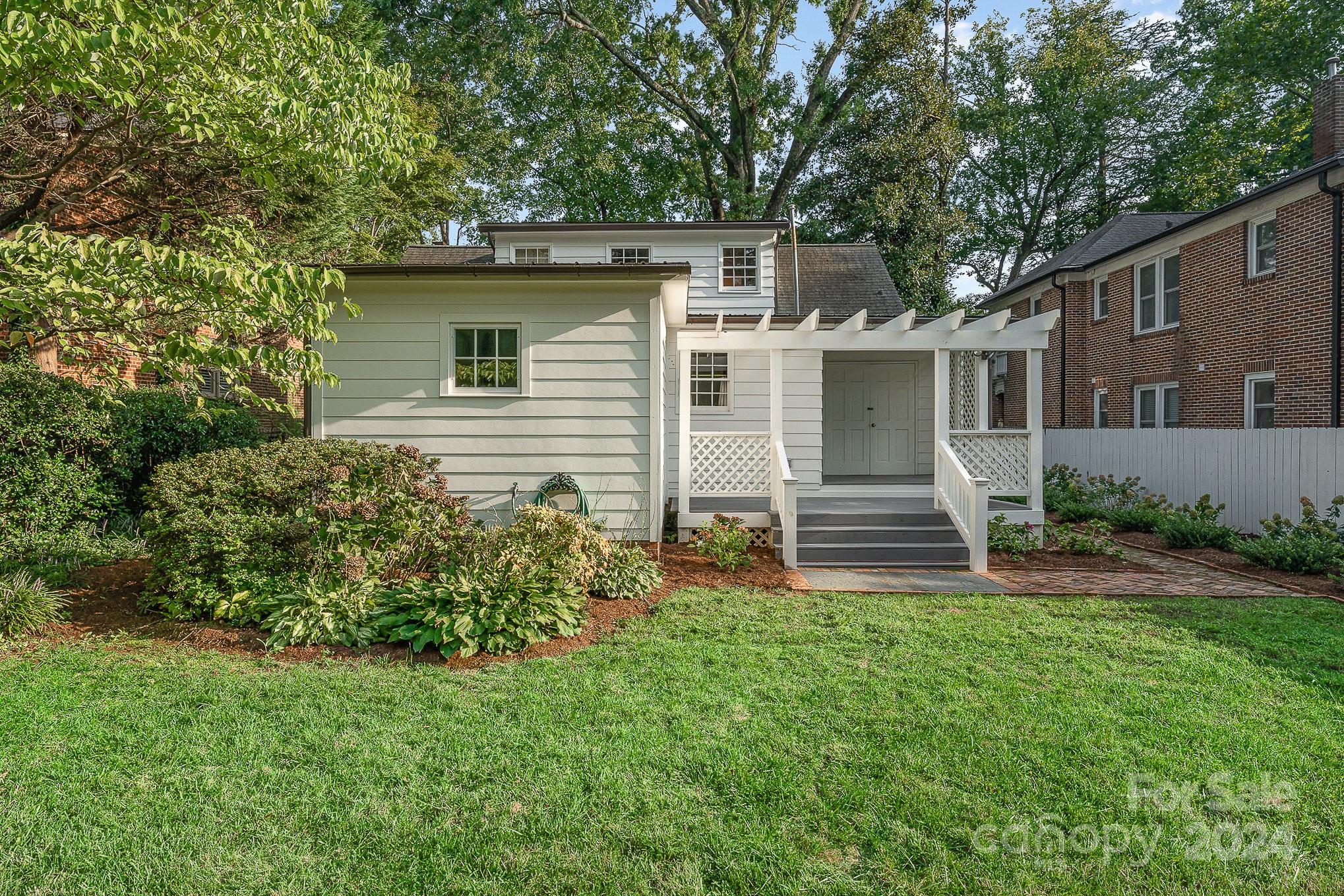 614 Moravian Lane