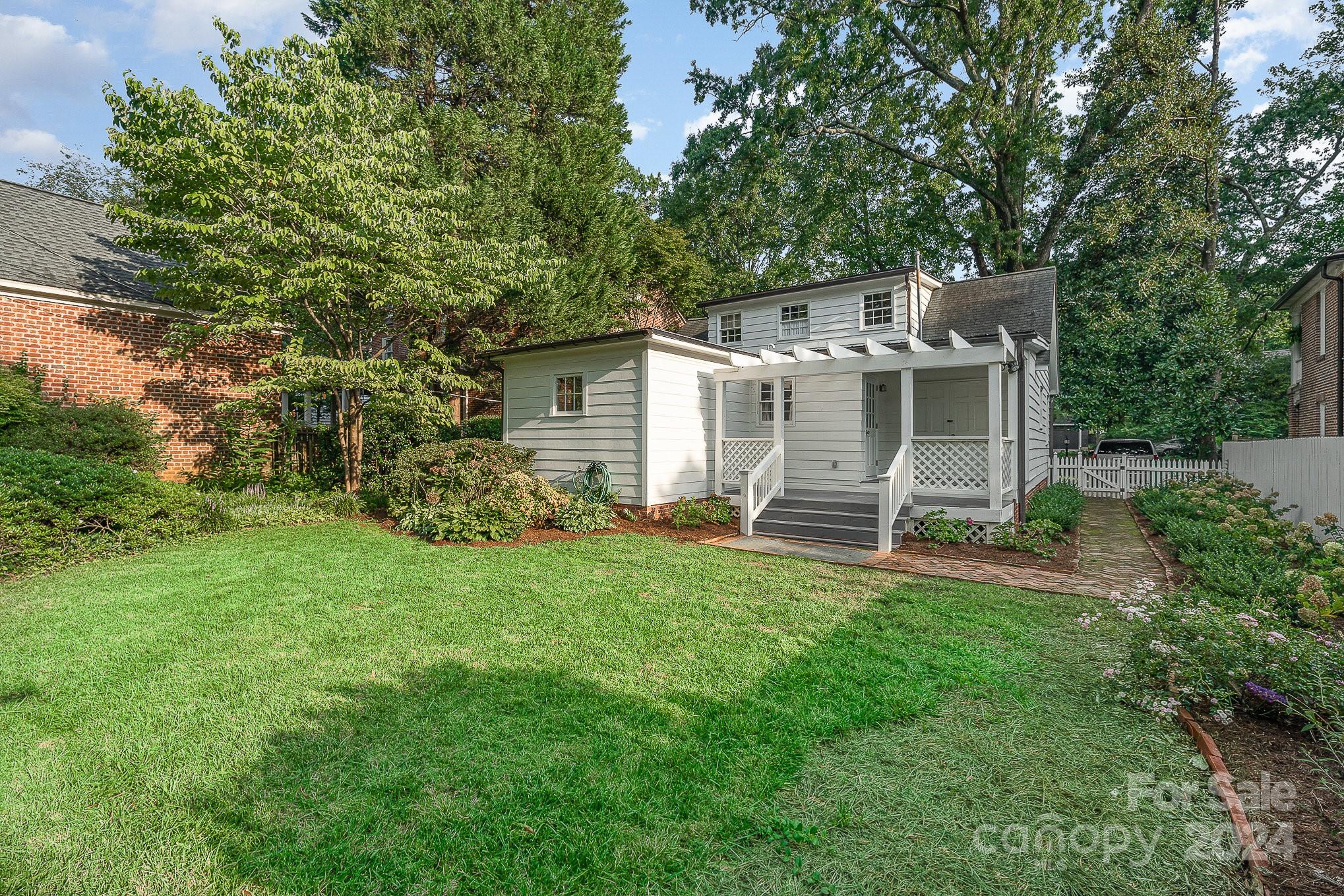 614 Moravian Lane