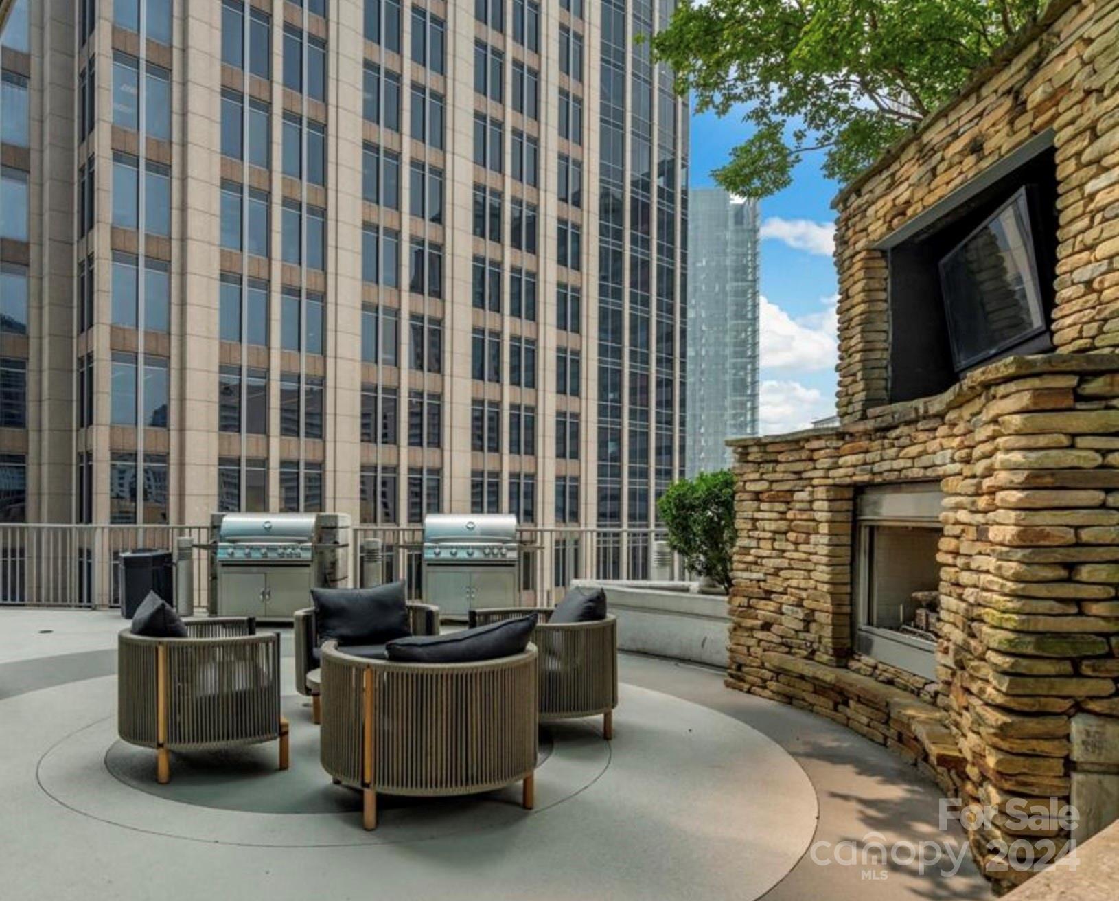 210 N Church Street Unit: 2903