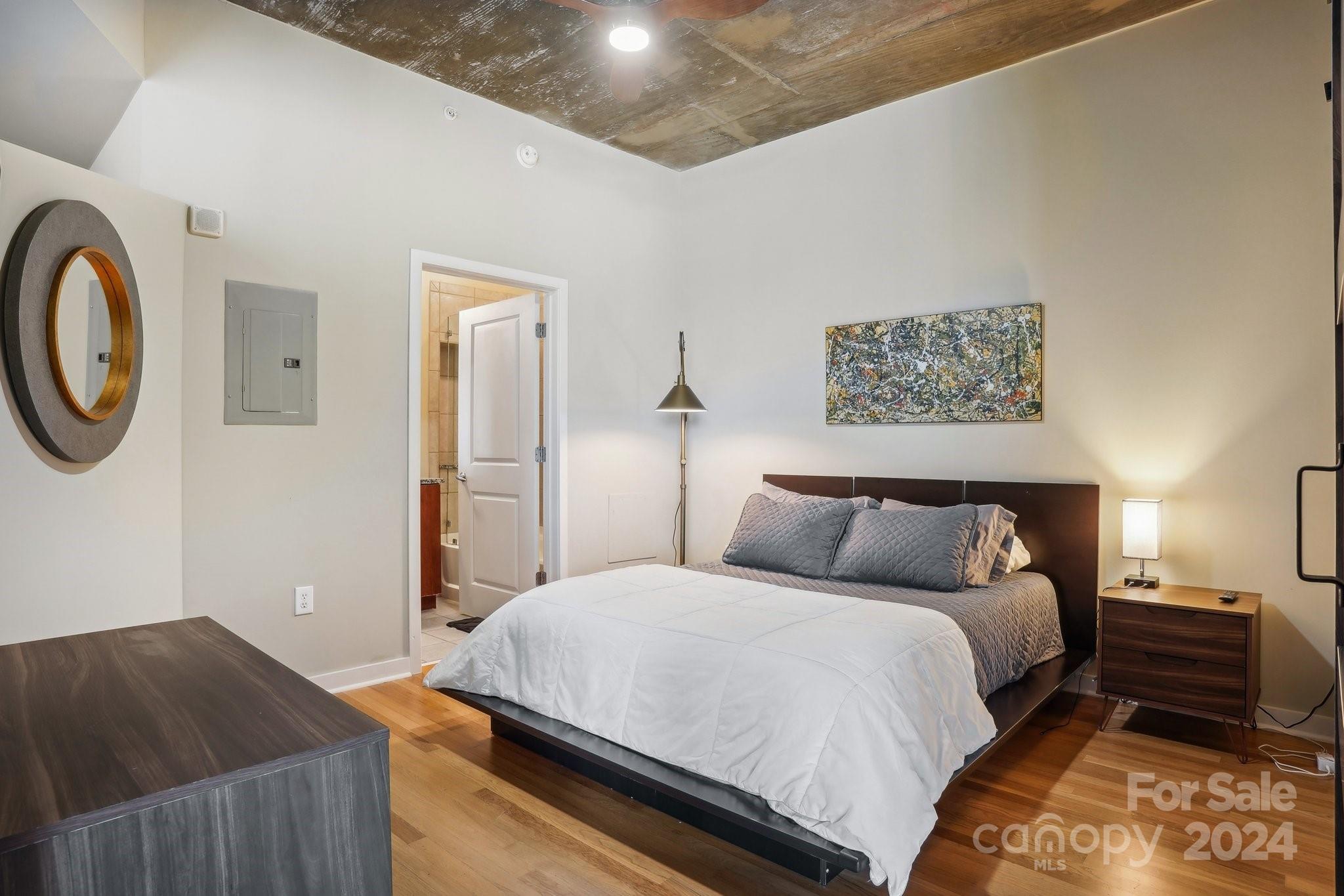 210 N Church Street Unit: 2903