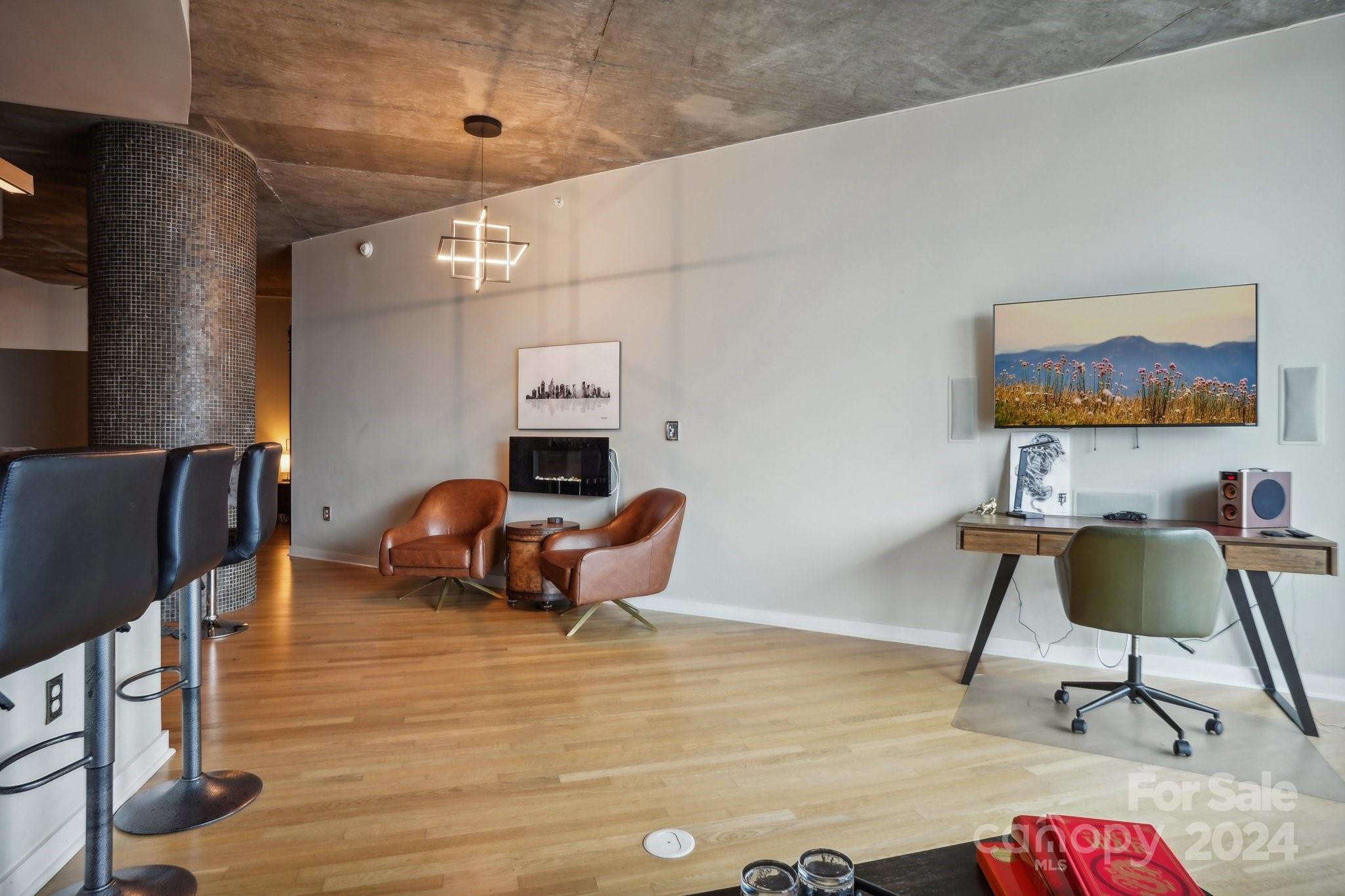 210 N Church Street Unit: 2903