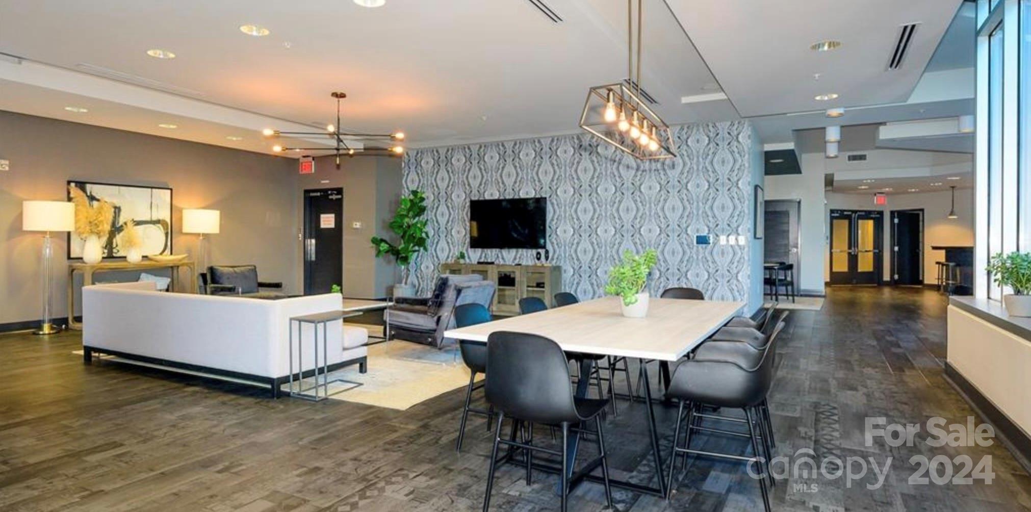 210 N Church Street Unit: 2903