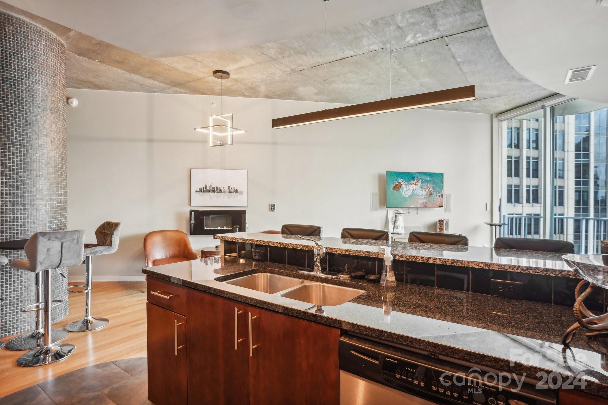 210 N Church Street Unit: 2903