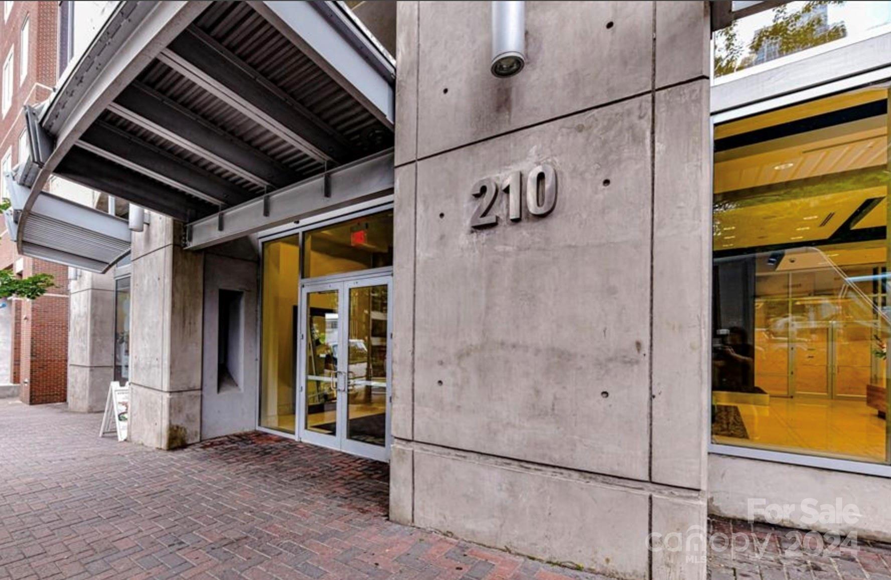 210 N Church Street Unit: 2903