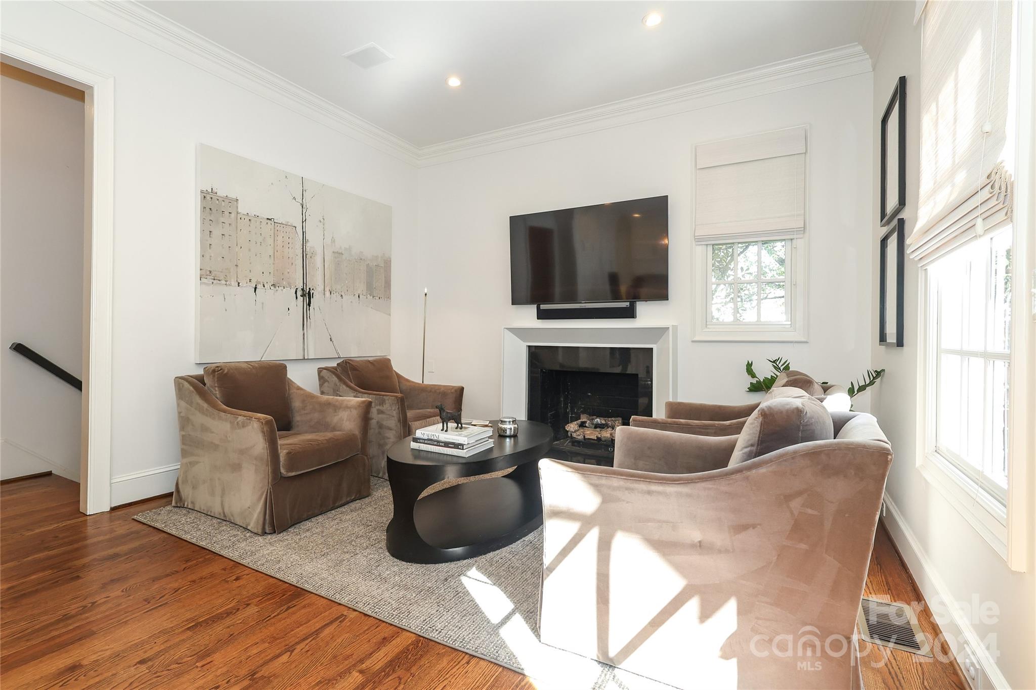 348 S Laurel Avenue