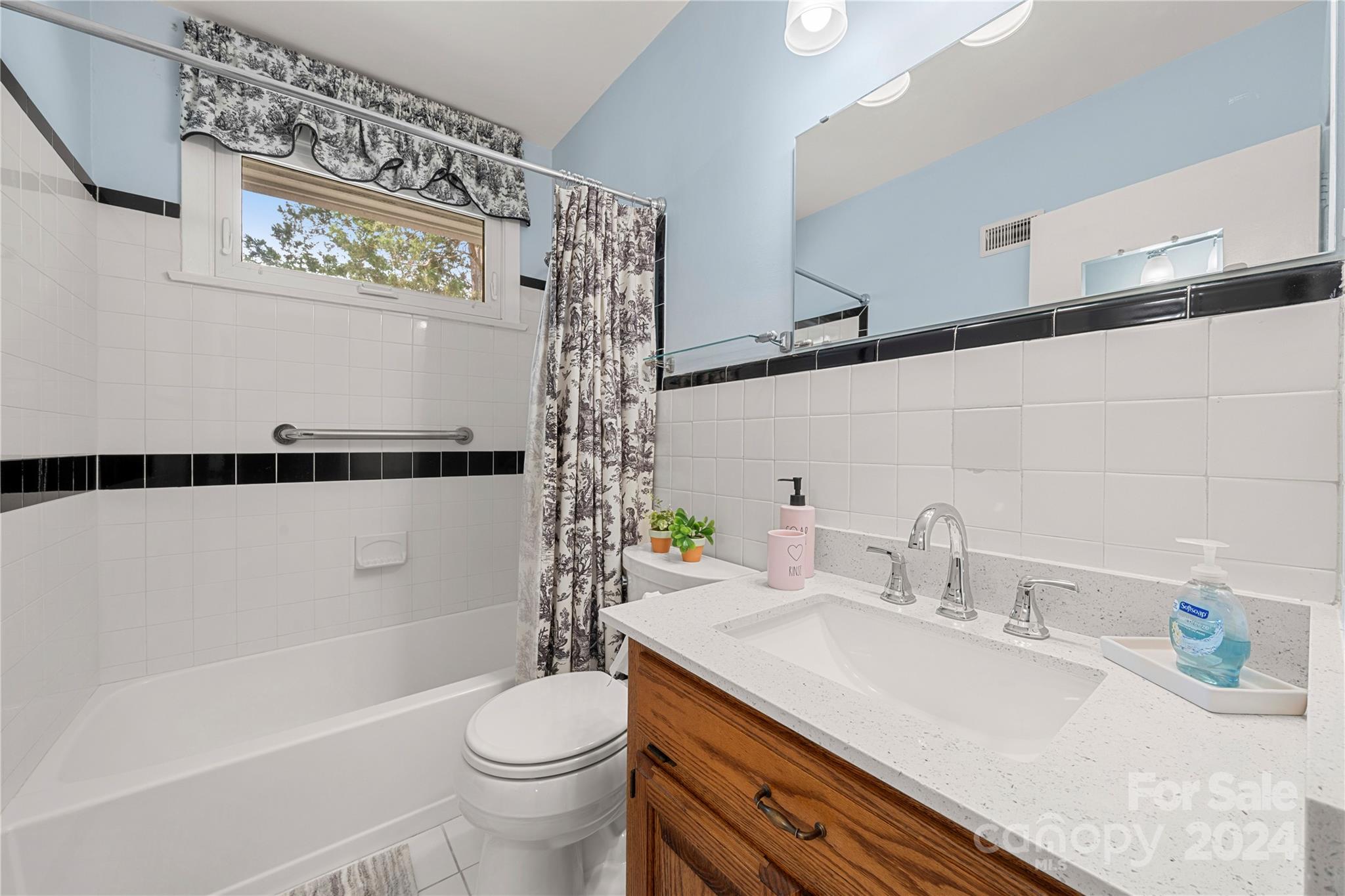 4737 Woodlark Lane