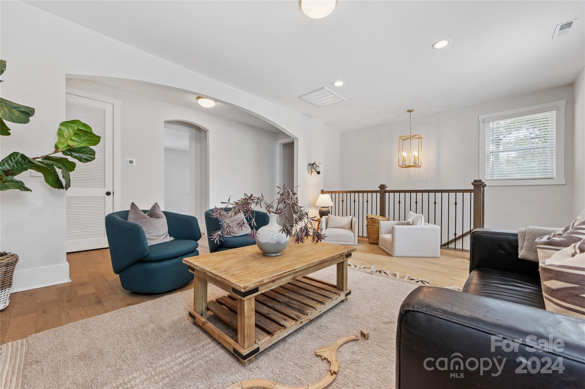 2633 Shenandoah Avenue