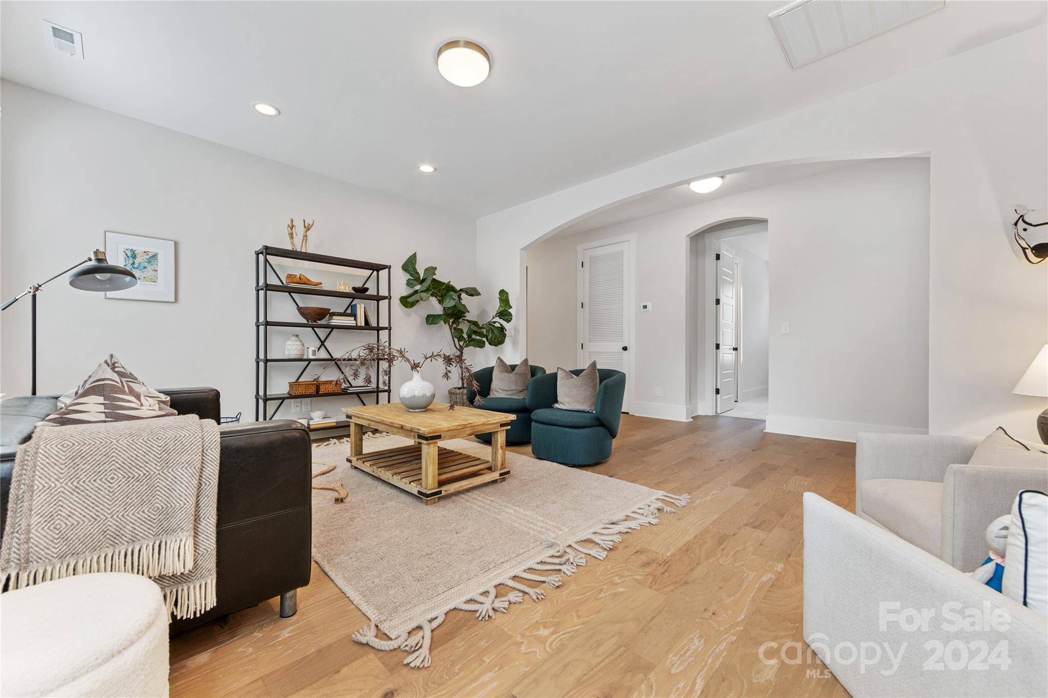2633 Shenandoah Avenue