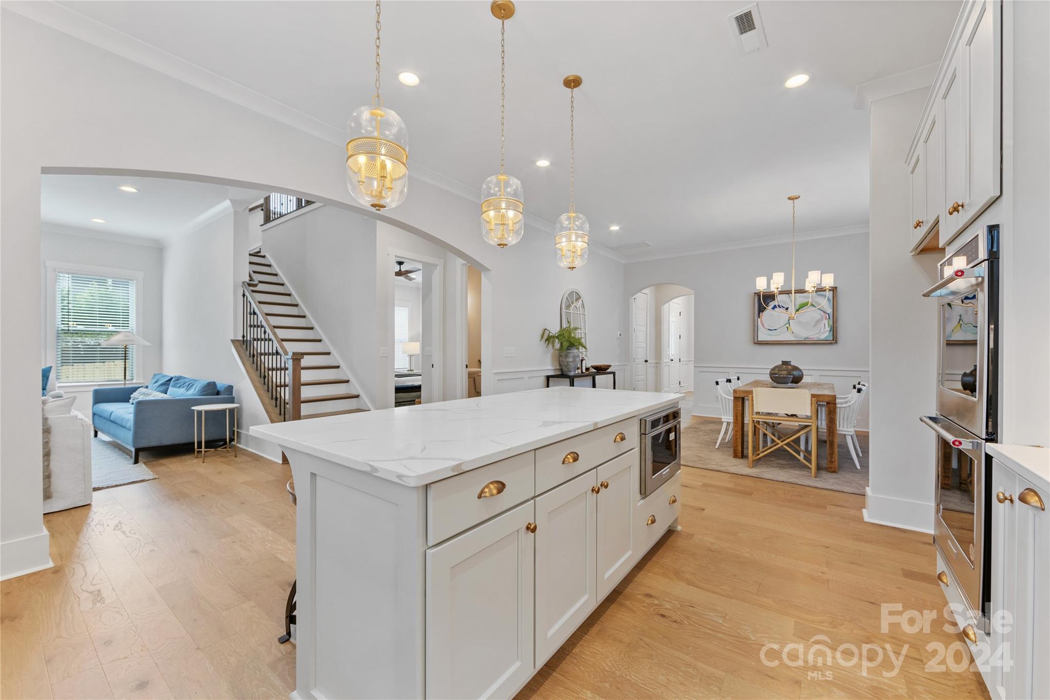 2633 Shenandoah Avenue