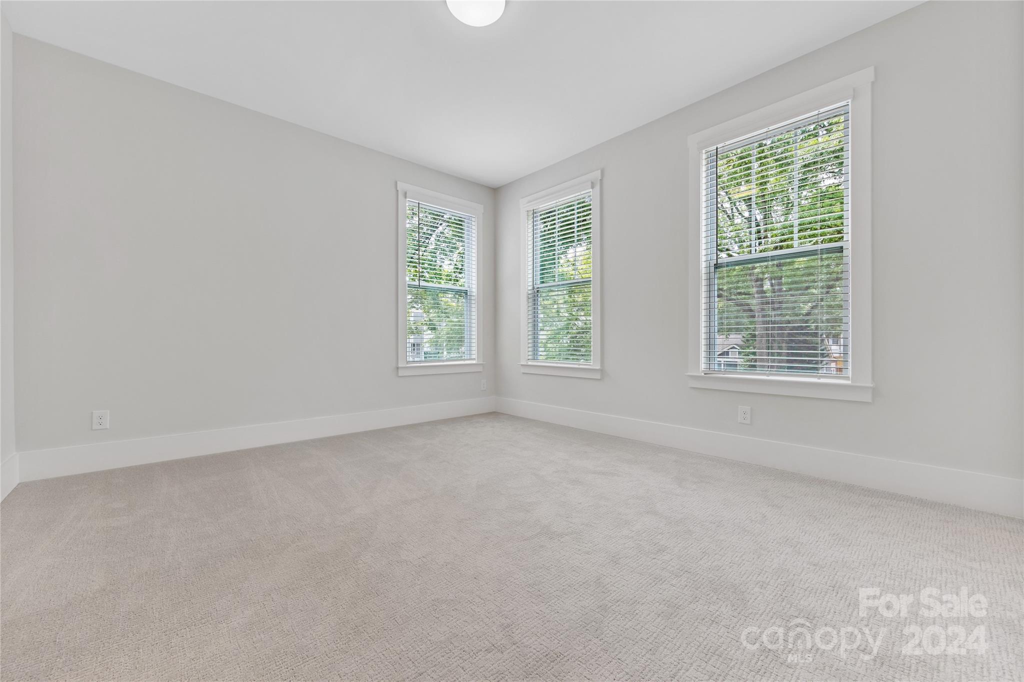 2633 Shenandoah Avenue