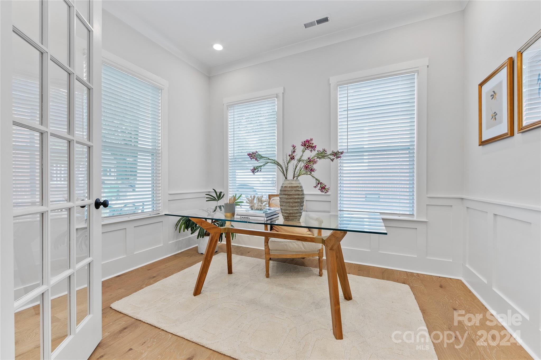 2633 Shenandoah Avenue