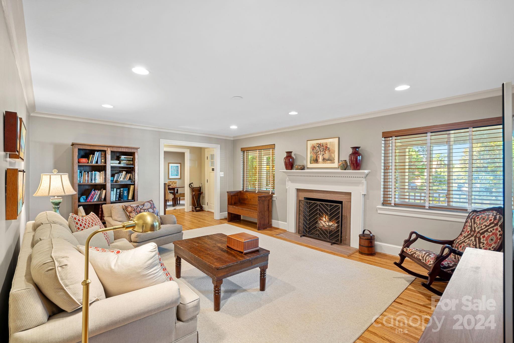 276 S Canterbury Road