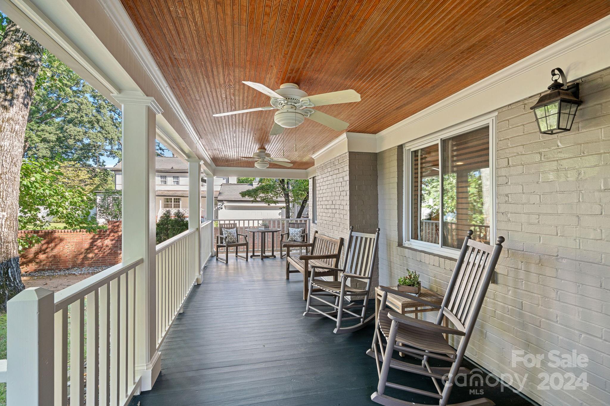 276 S Canterbury Road