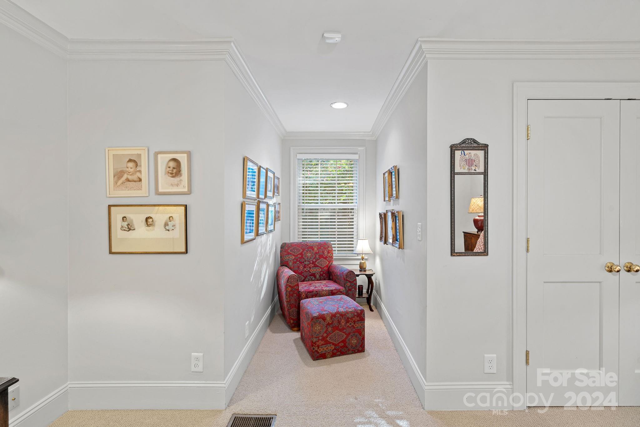 276 S Canterbury Road