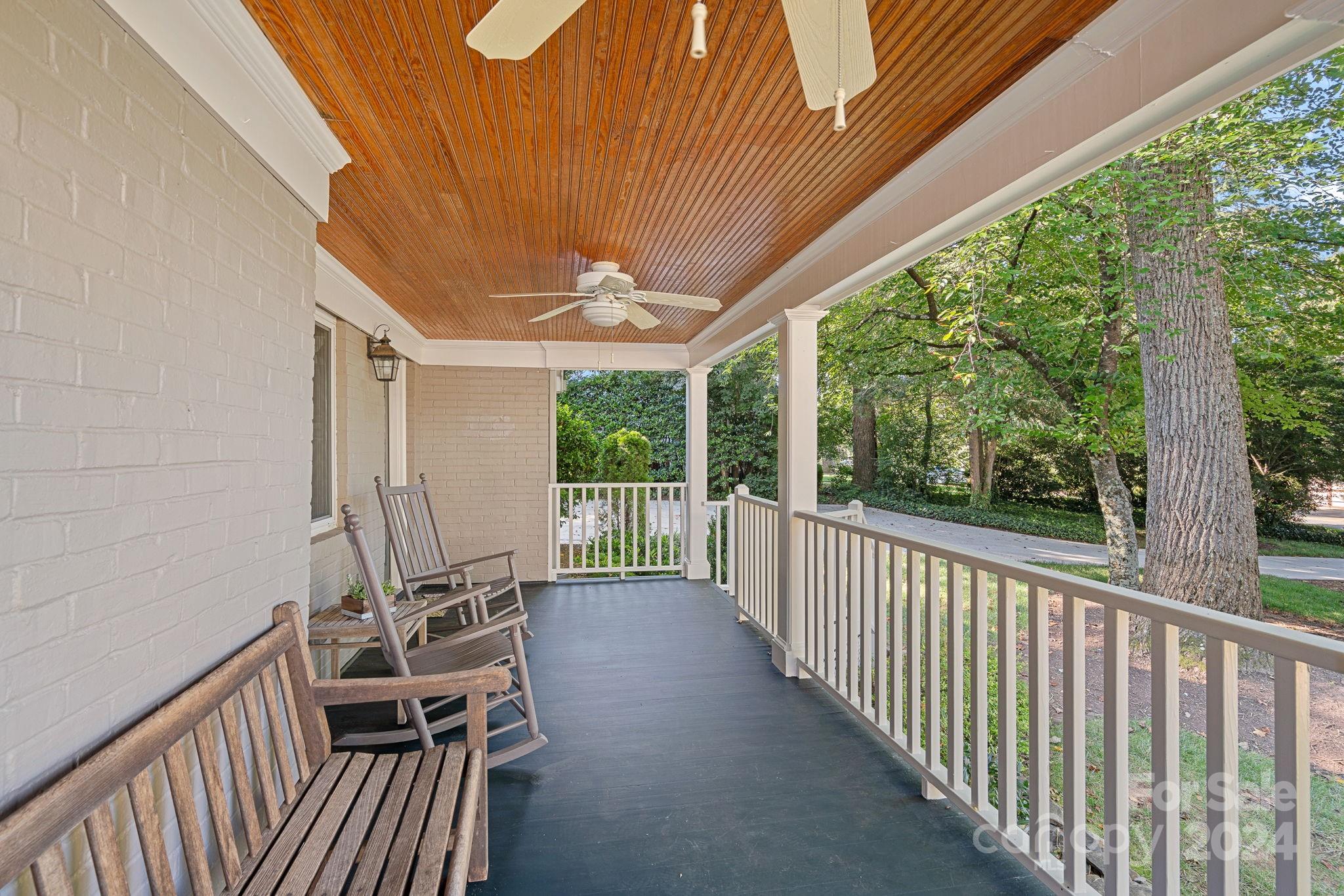 276 S Canterbury Road