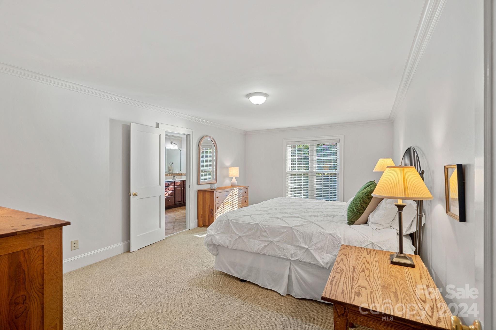 276 S Canterbury Road