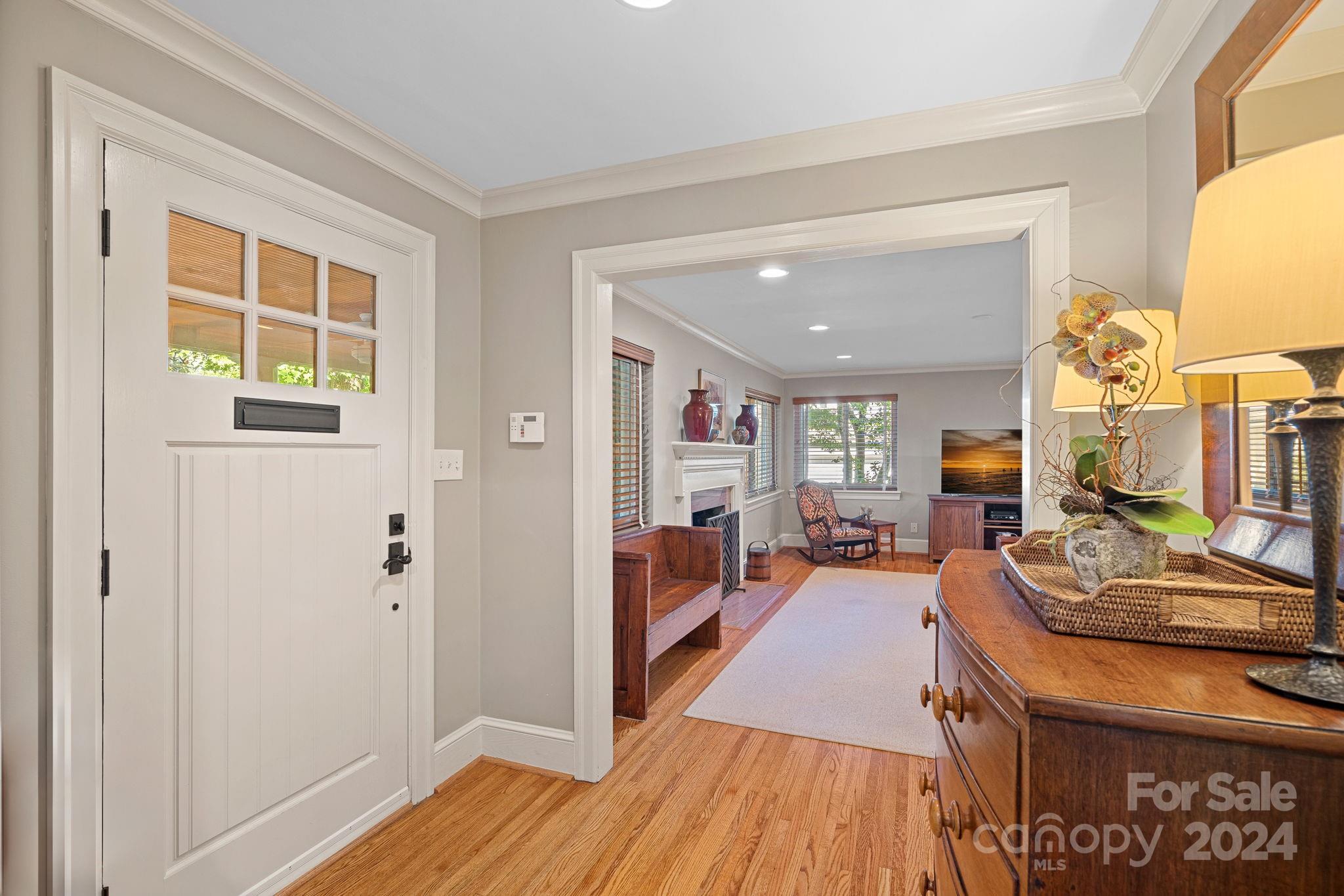276 S Canterbury Road