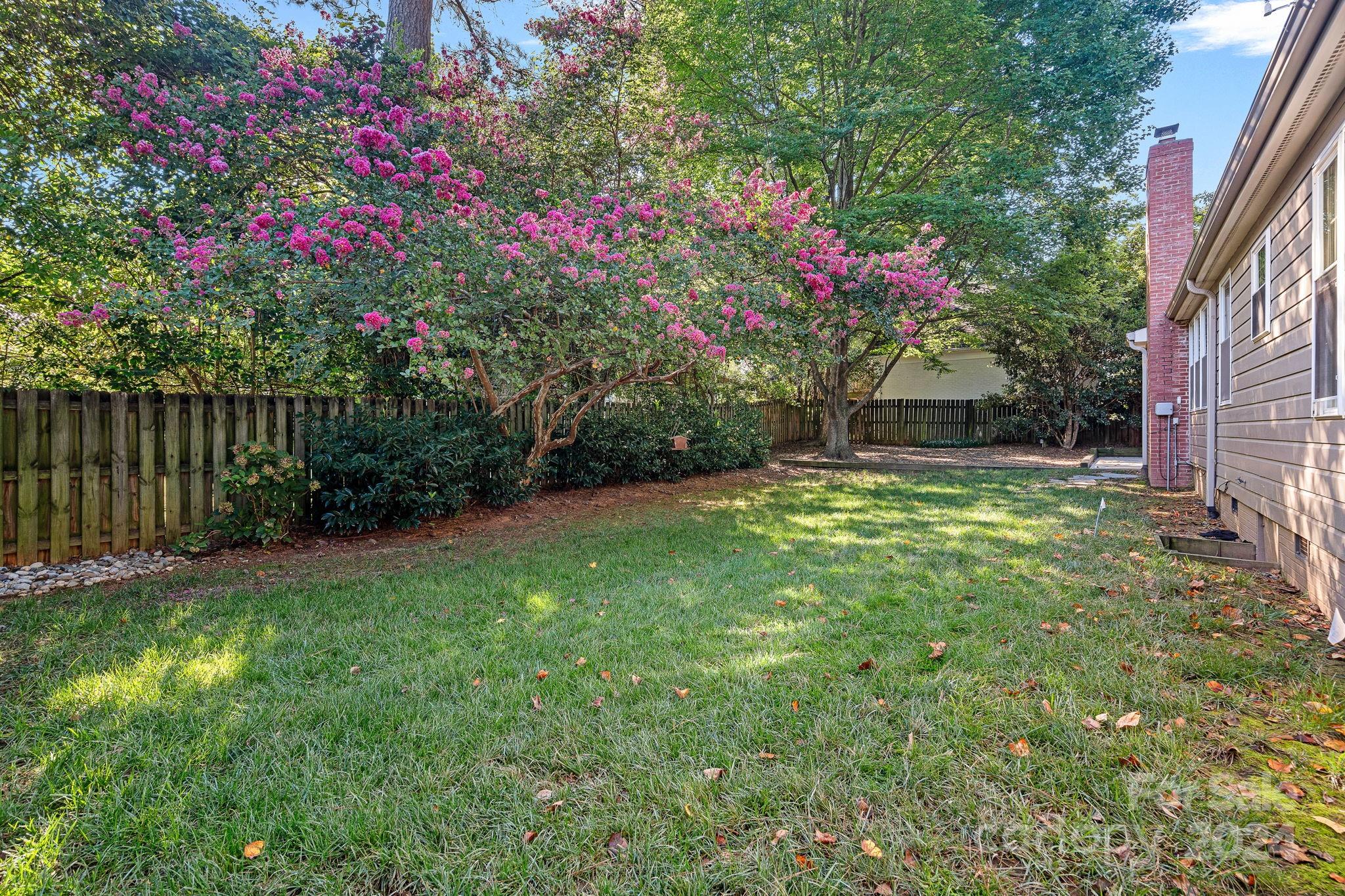 276 S Canterbury Road