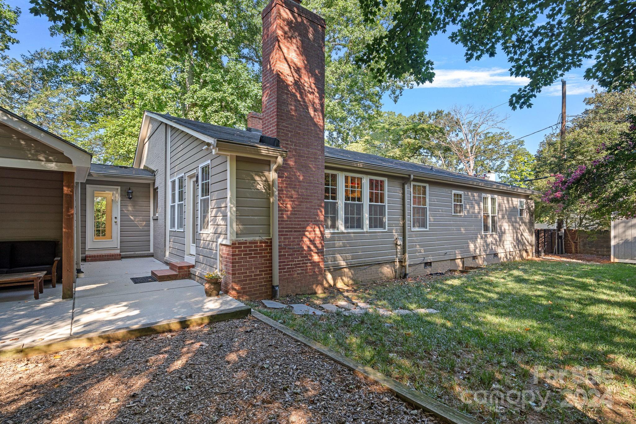 276 S Canterbury Road