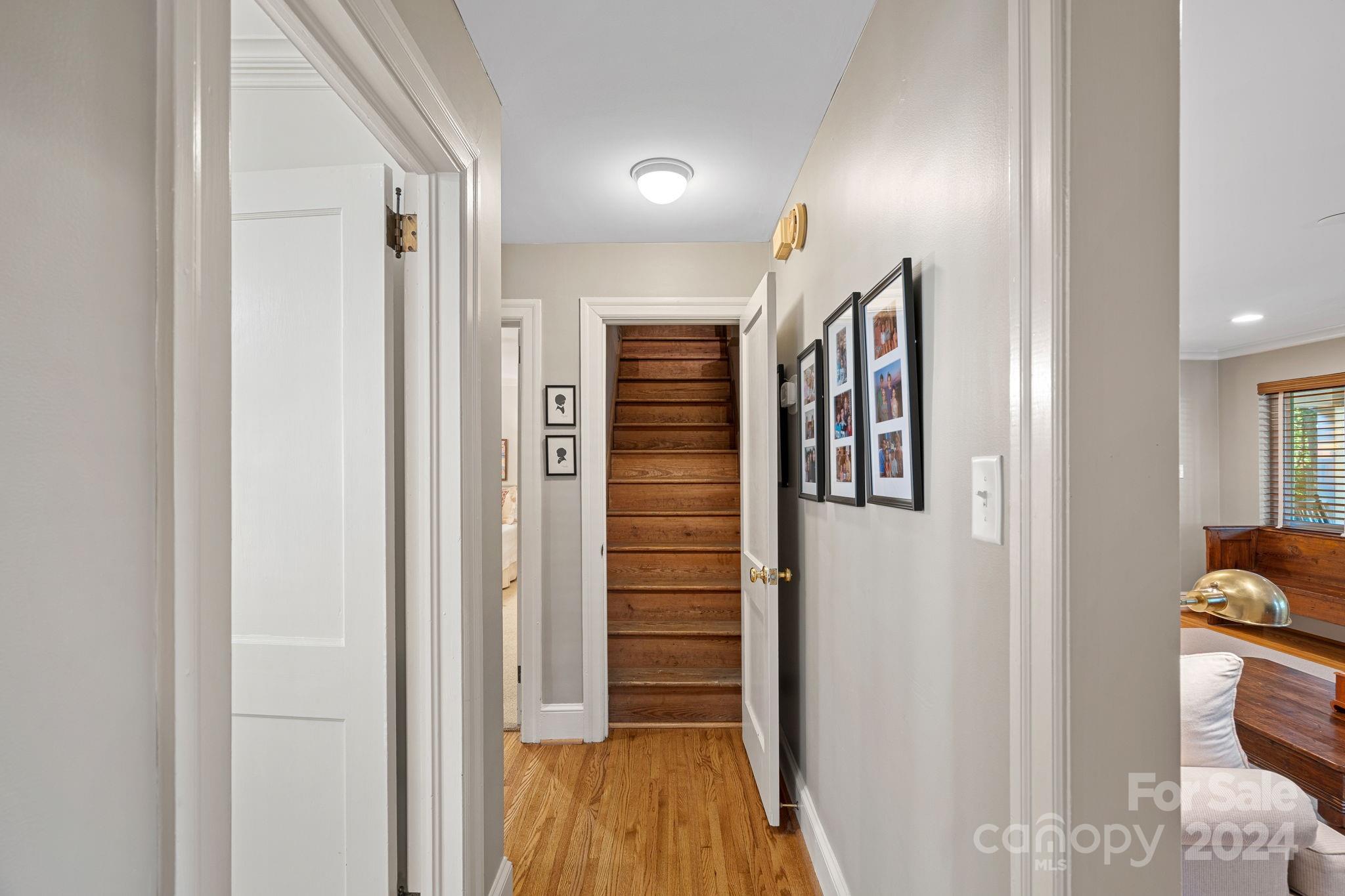 276 S Canterbury Road