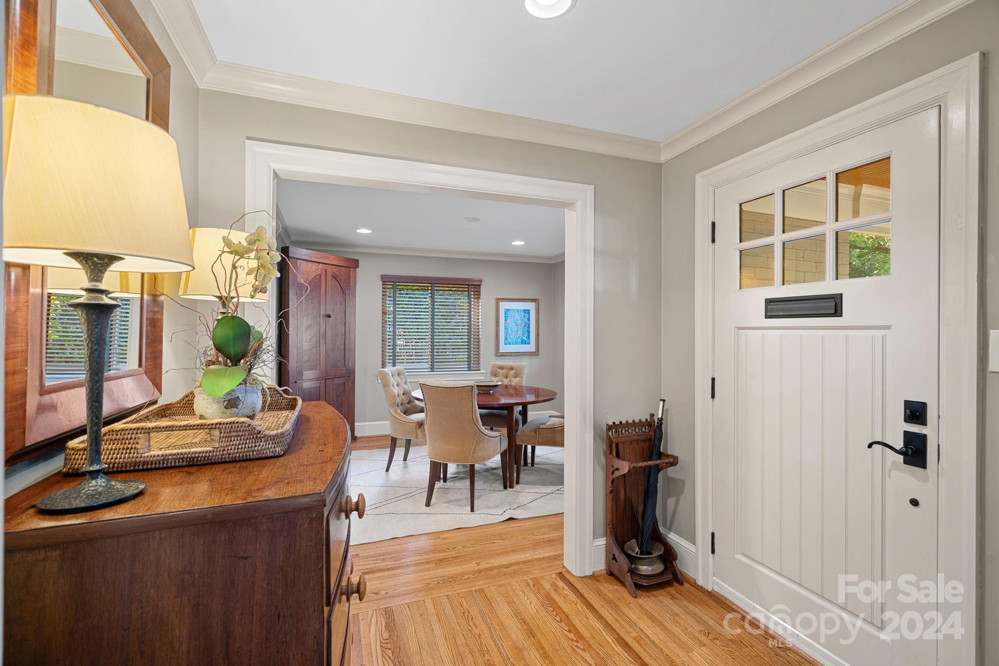 276 S Canterbury Road
