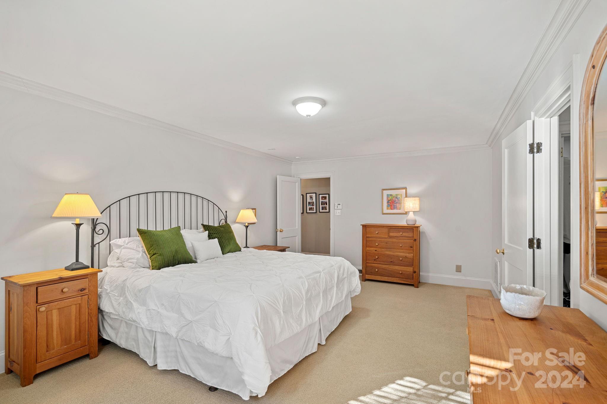 276 S Canterbury Road