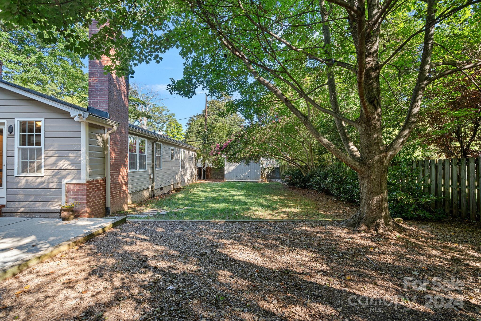 276 S Canterbury Road