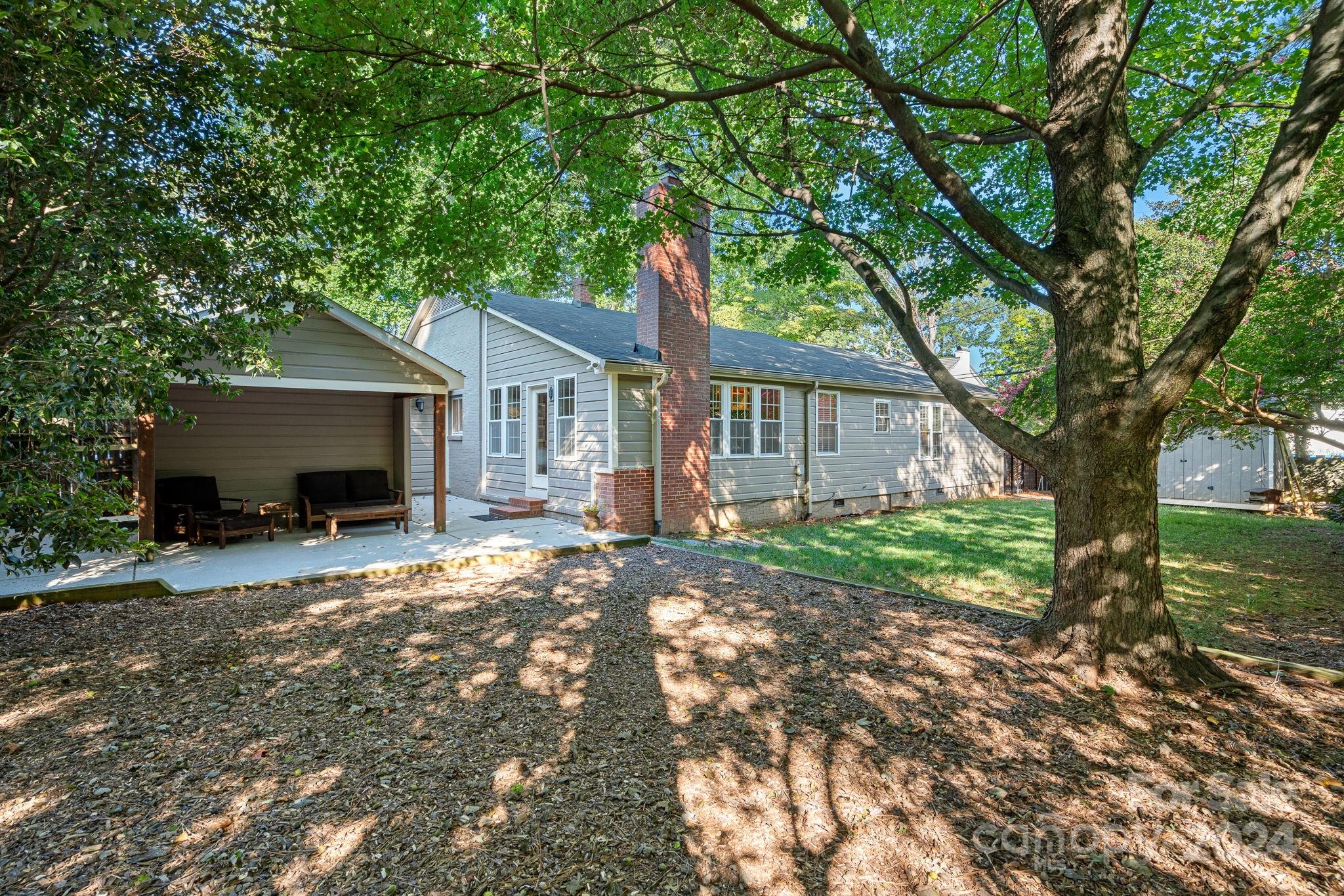 276 S Canterbury Road