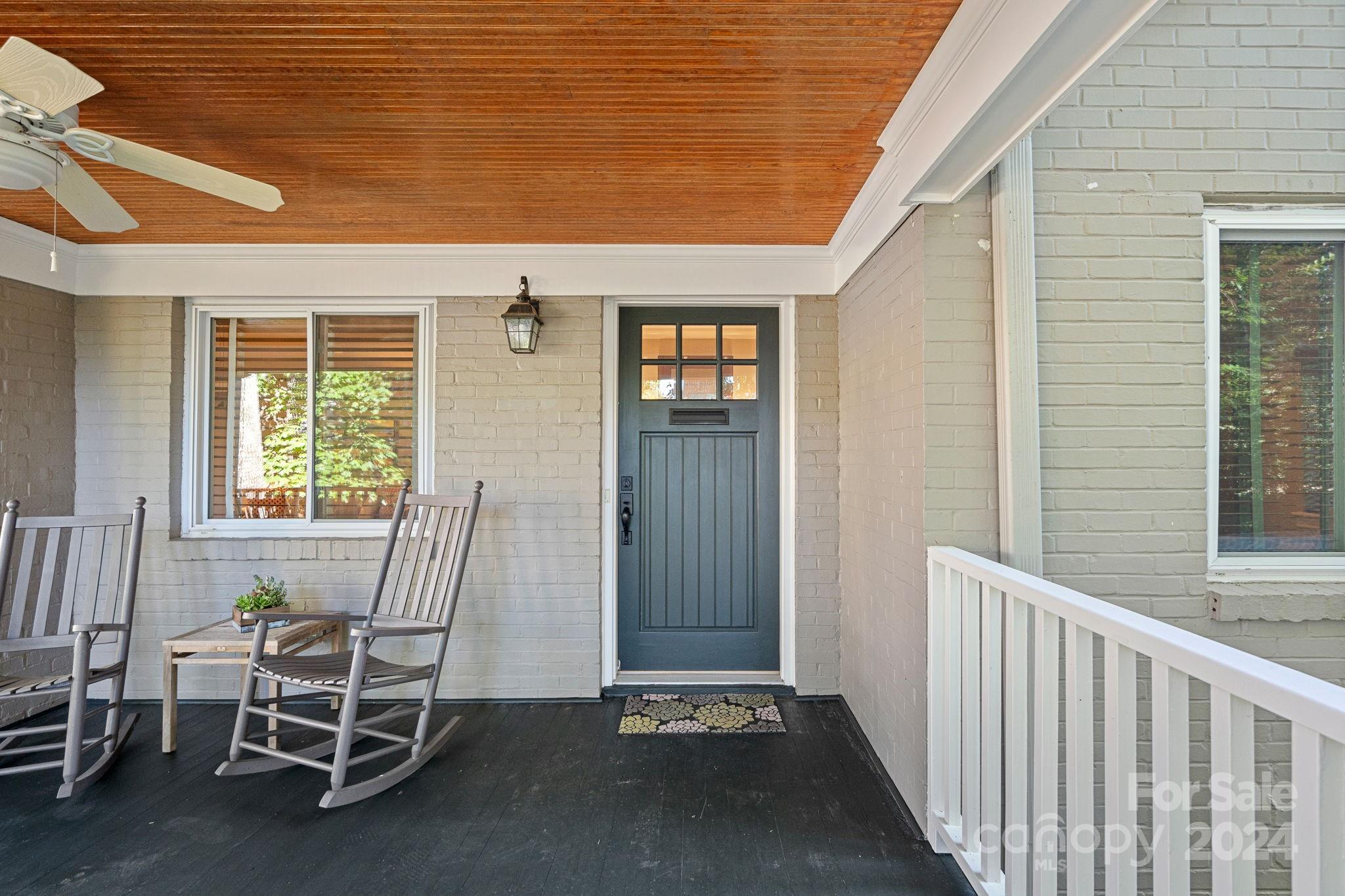 276 S Canterbury Road