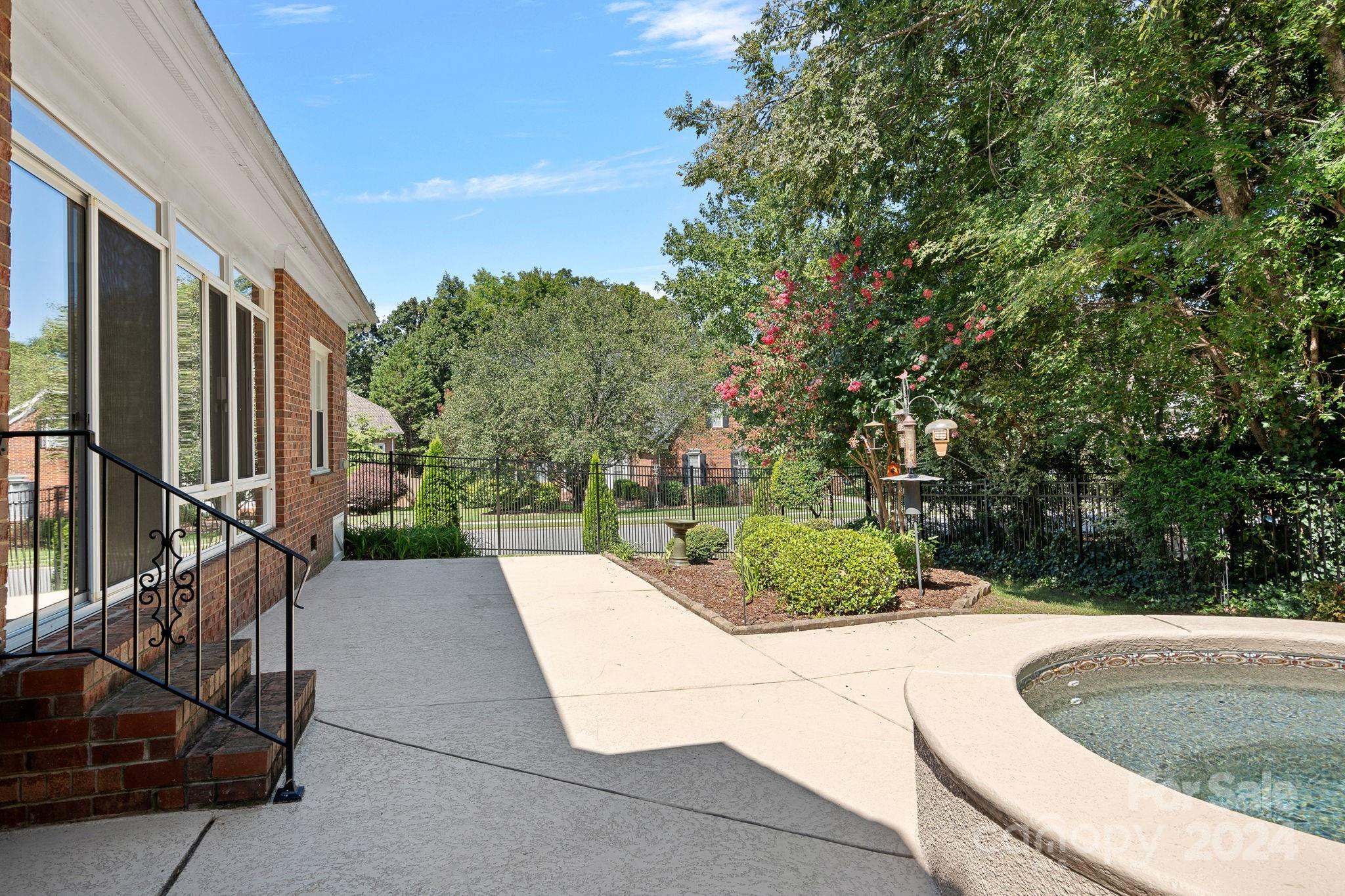 6210 Queensbury Court