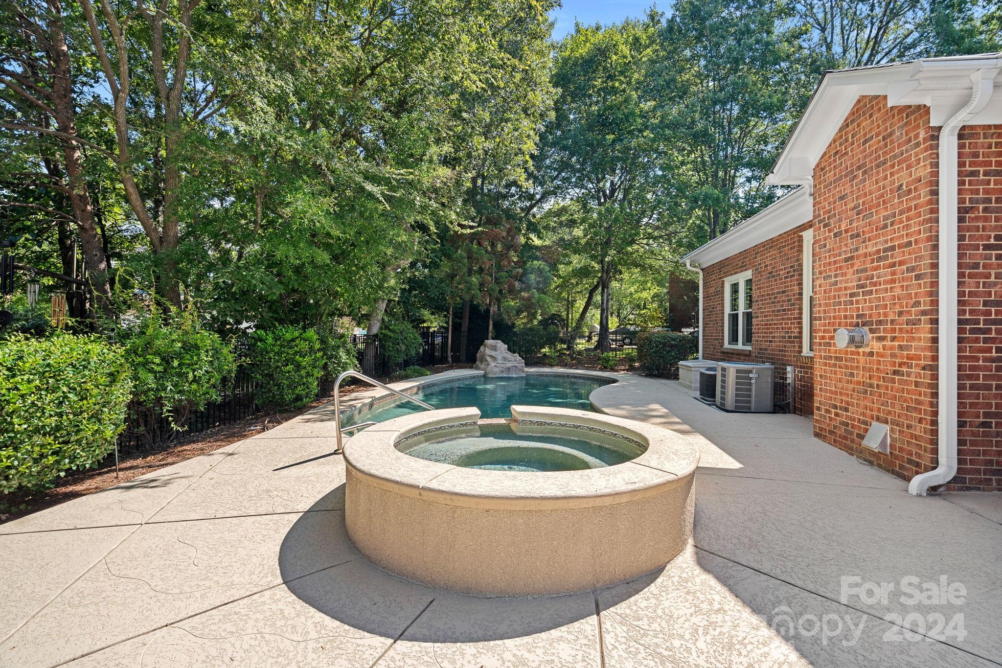 6210 Queensbury Court