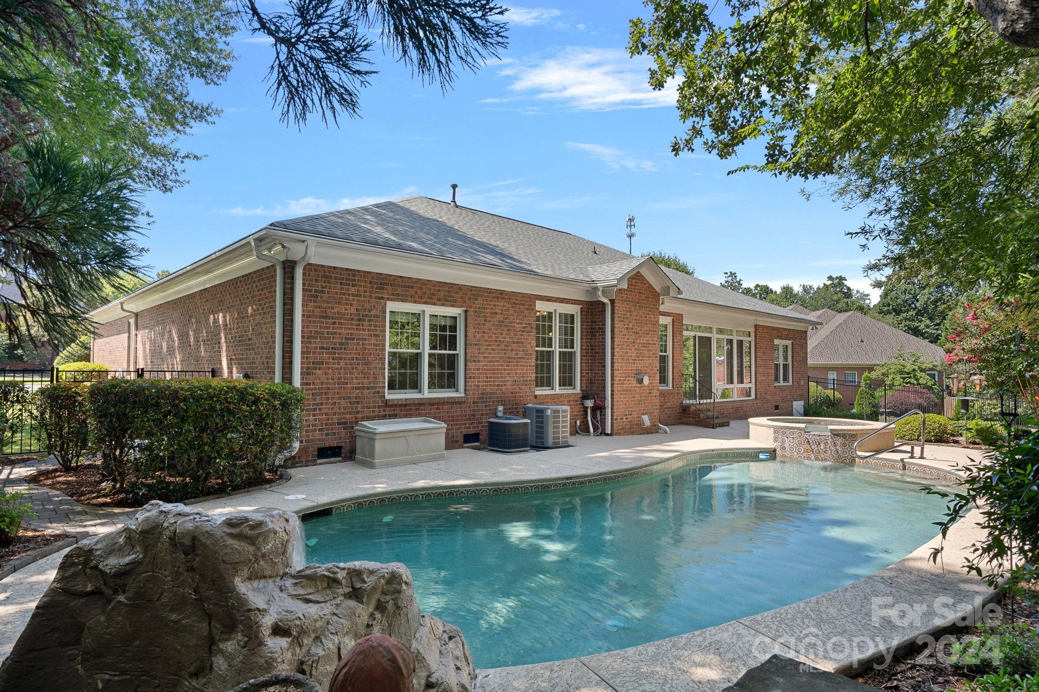 6210 Queensbury Court