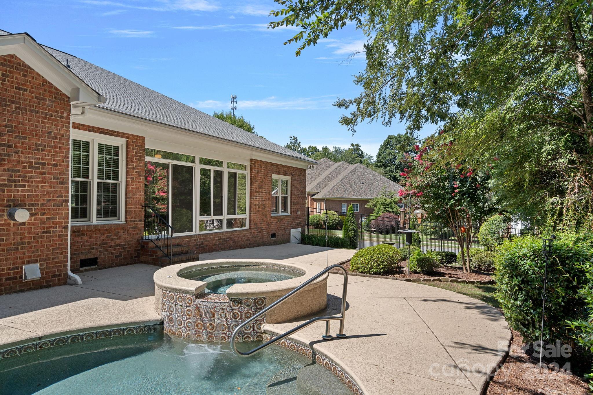 6210 Queensbury Court