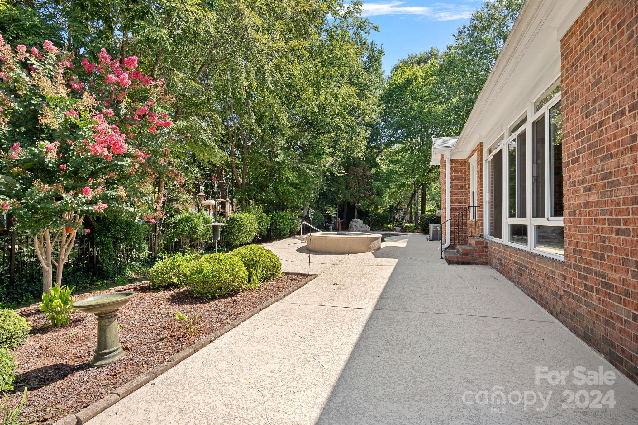 6210 Queensbury Court