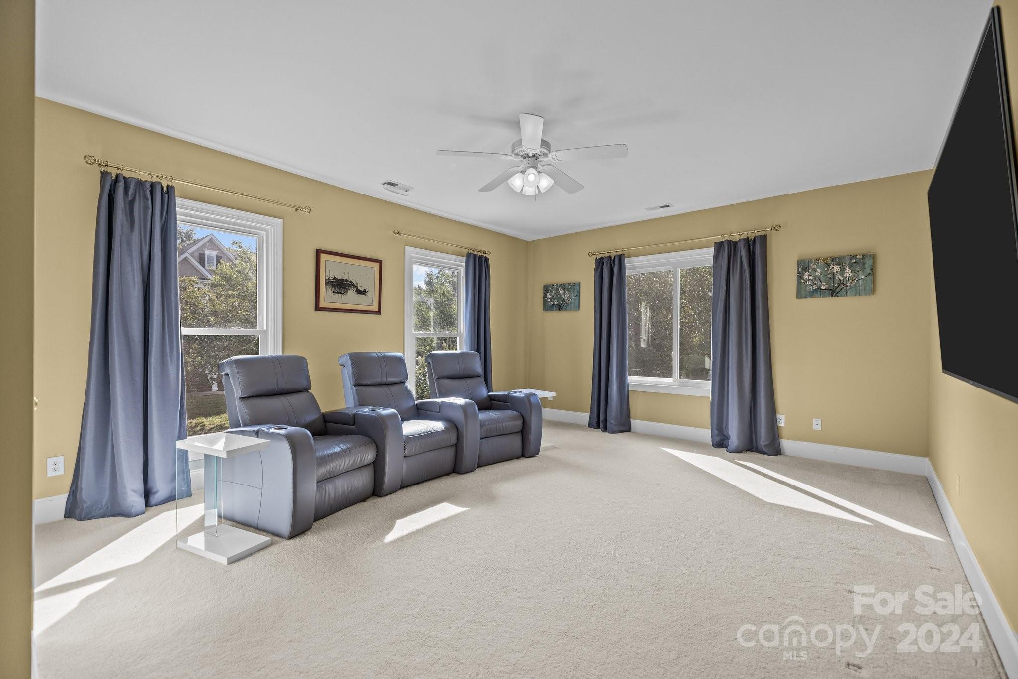 8025 Hawk Crest Court