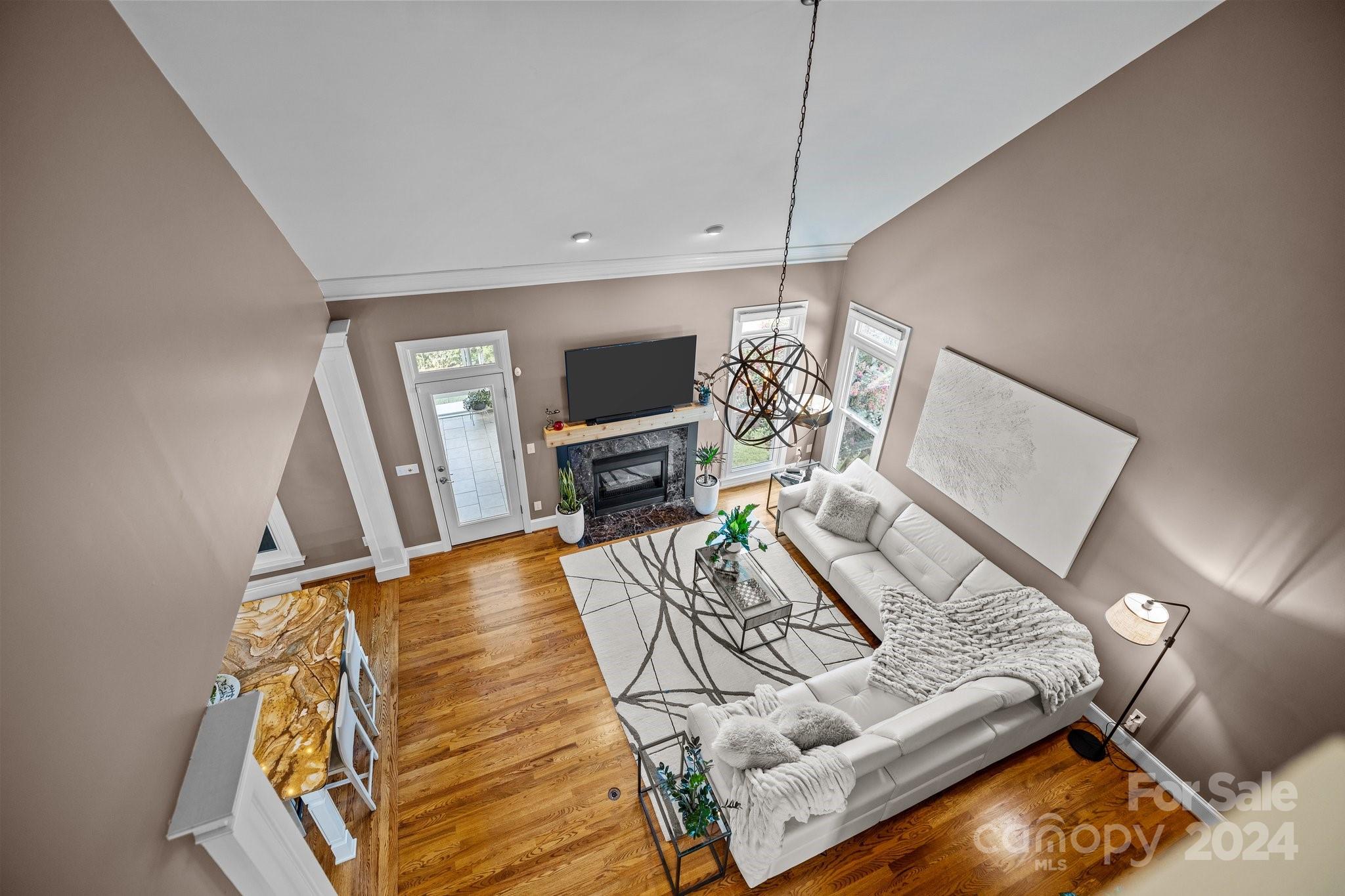 8025 Hawk Crest Court