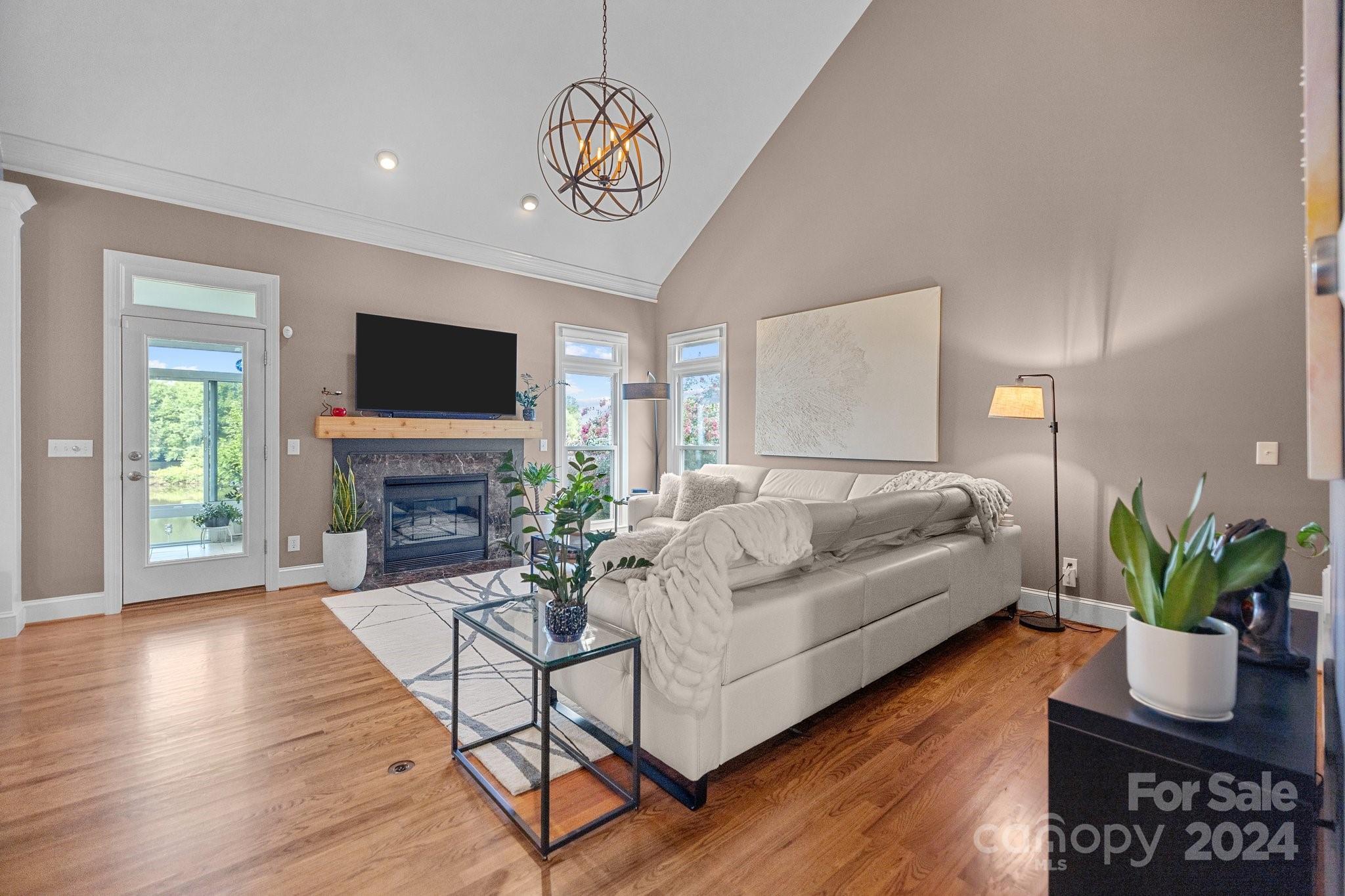 8025 Hawk Crest Court
