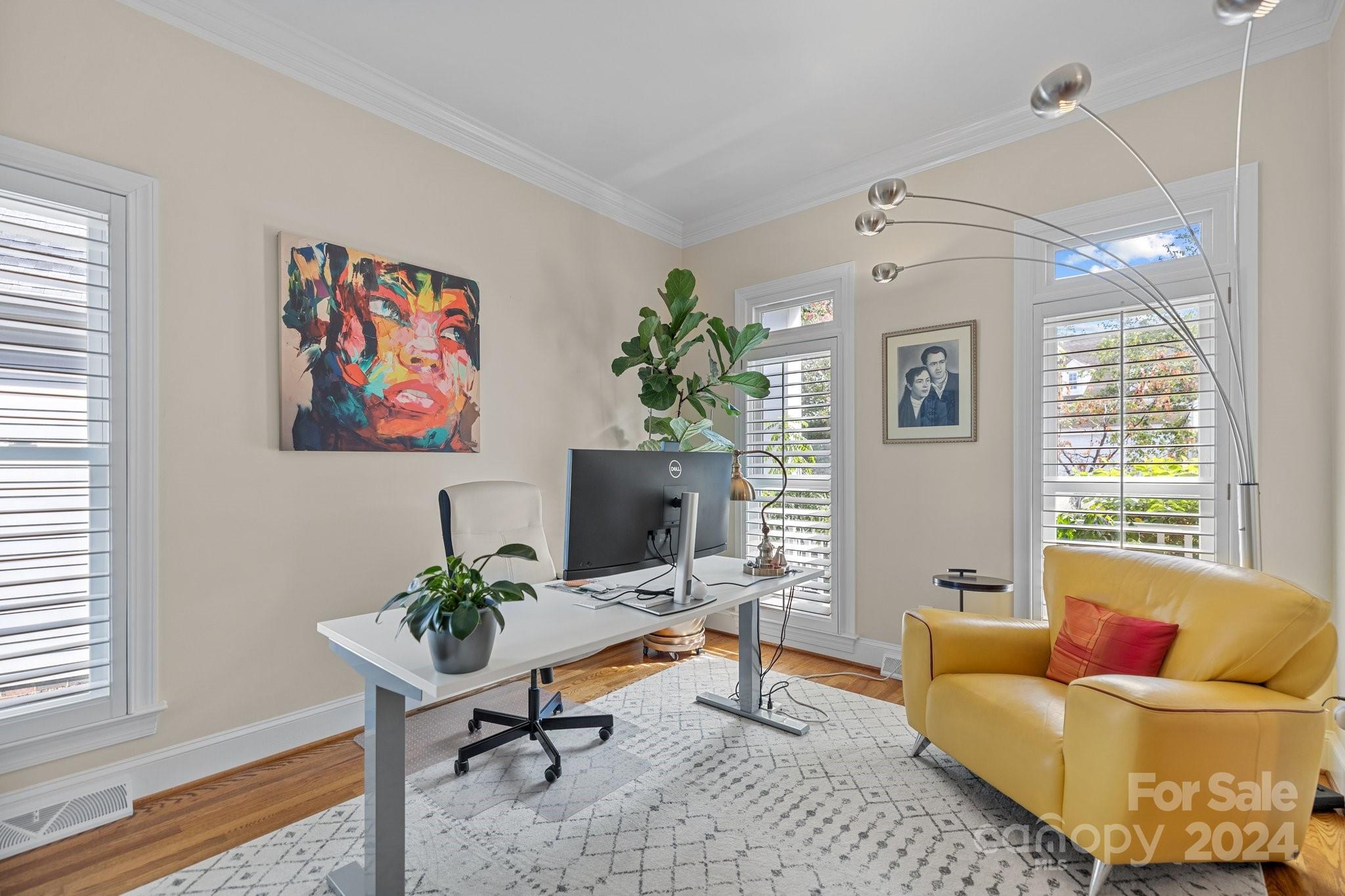 8025 Hawk Crest Court