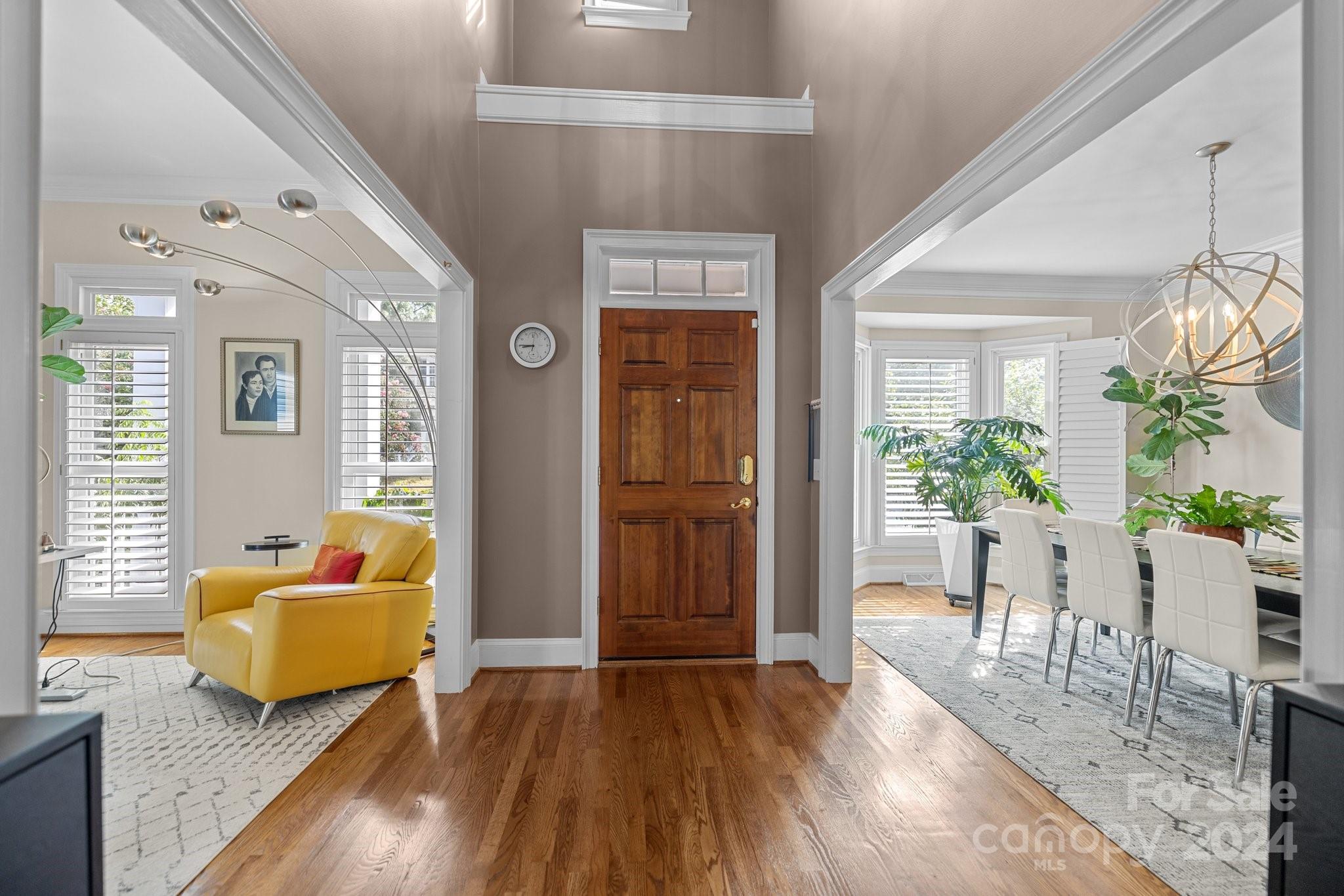 8025 Hawk Crest Court