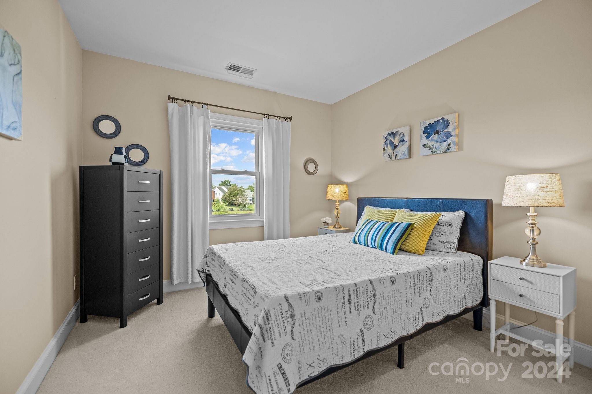 8025 Hawk Crest Court