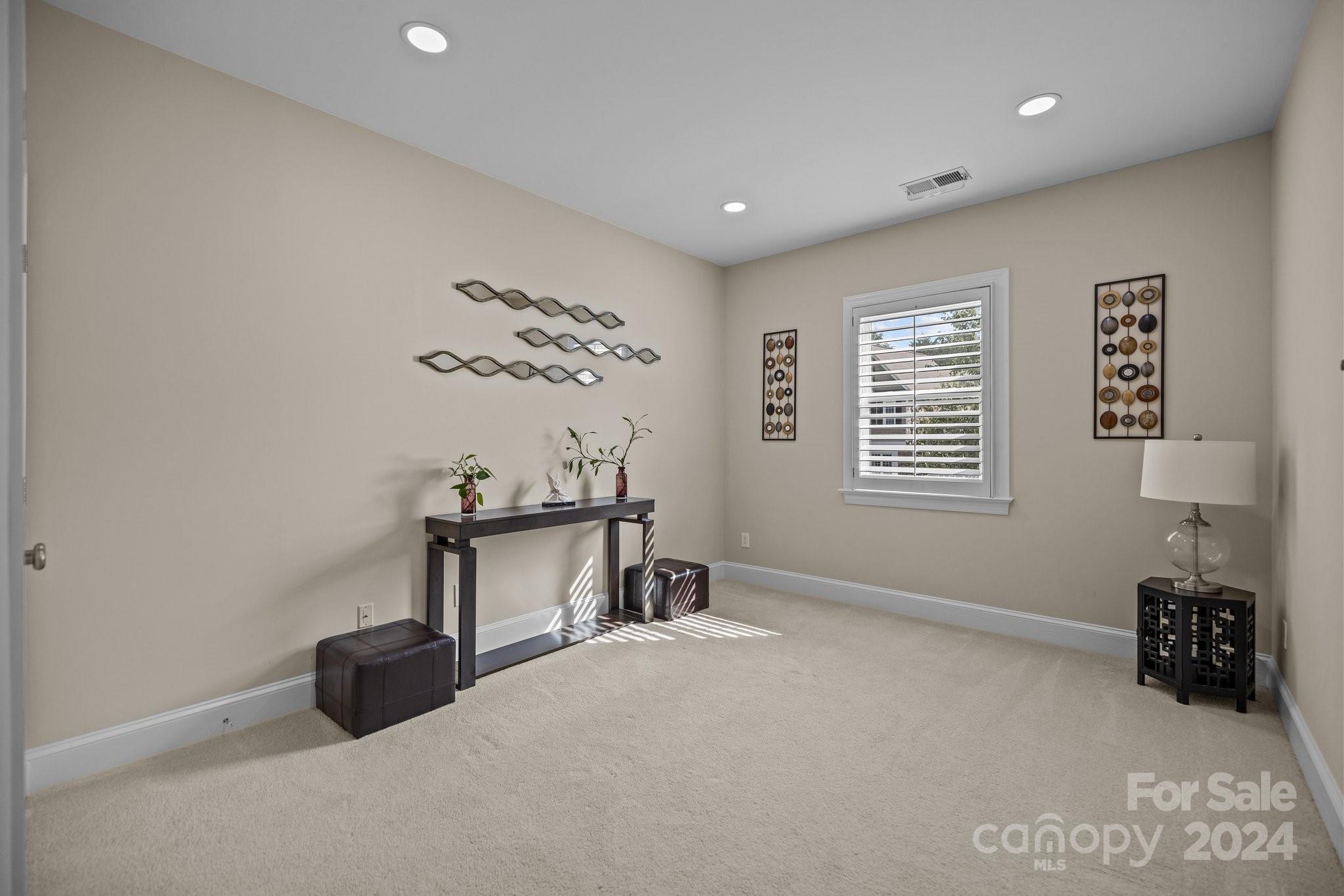 8025 Hawk Crest Court