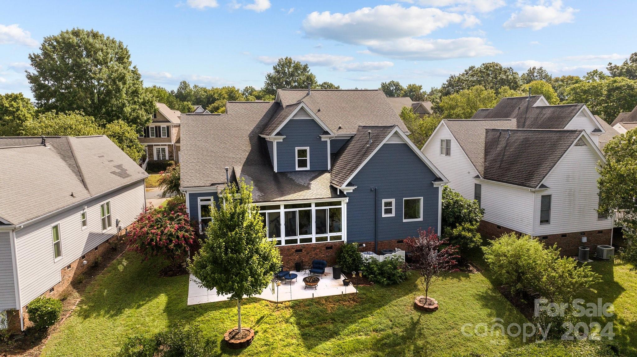8025 Hawk Crest Court