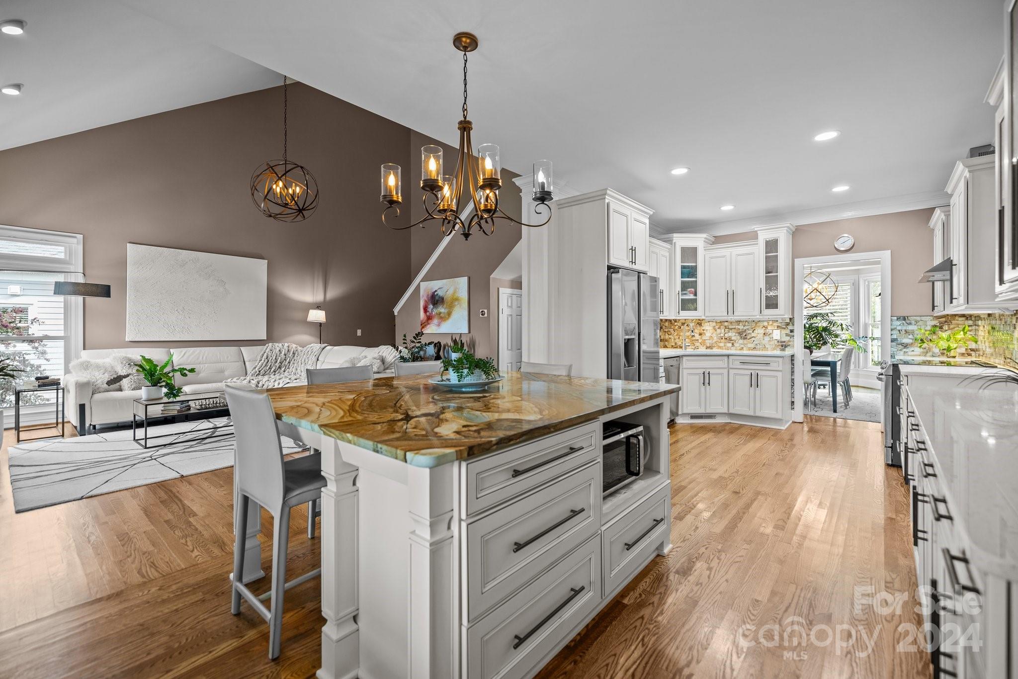 8025 Hawk Crest Court