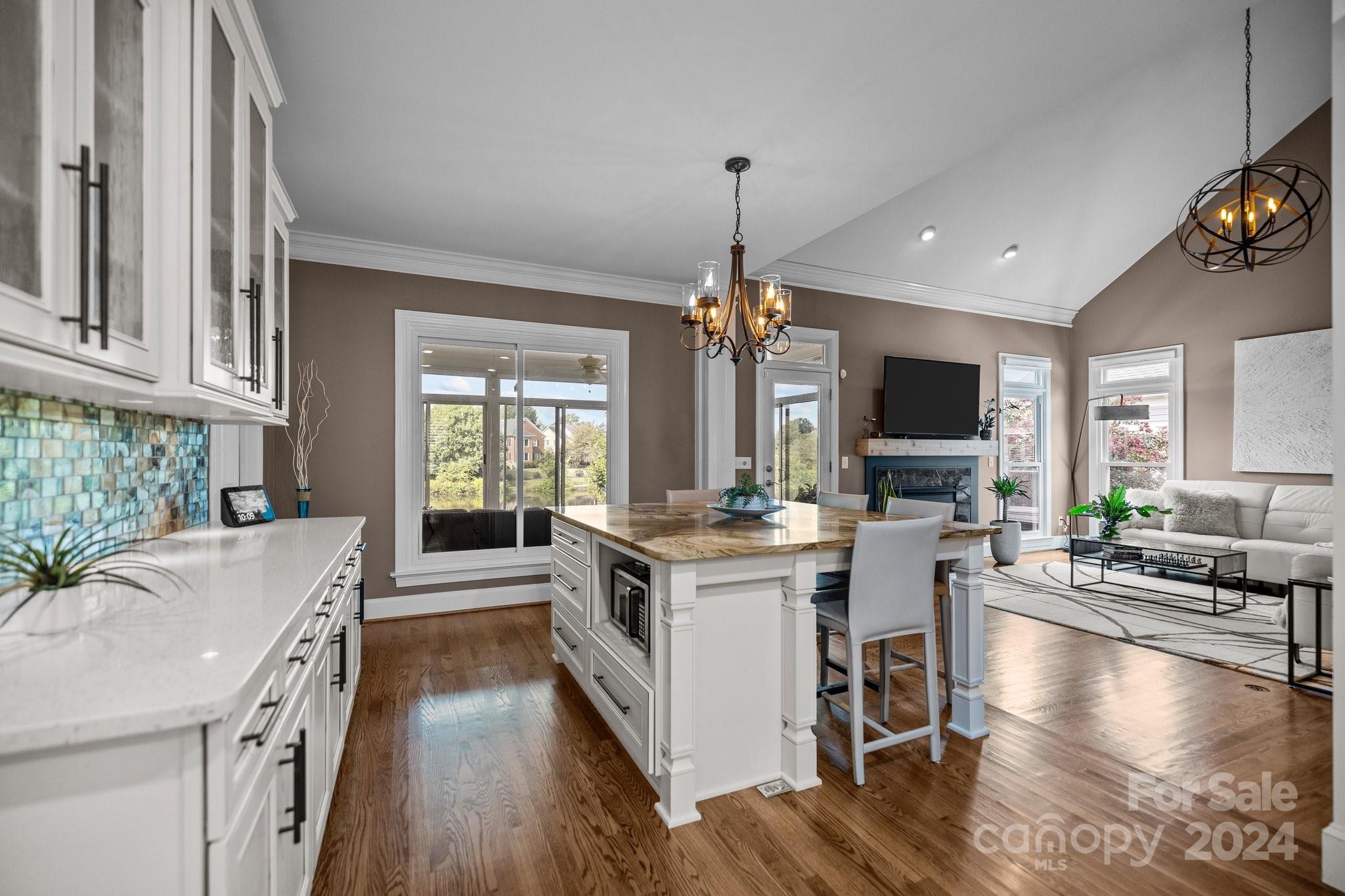 8025 Hawk Crest Court