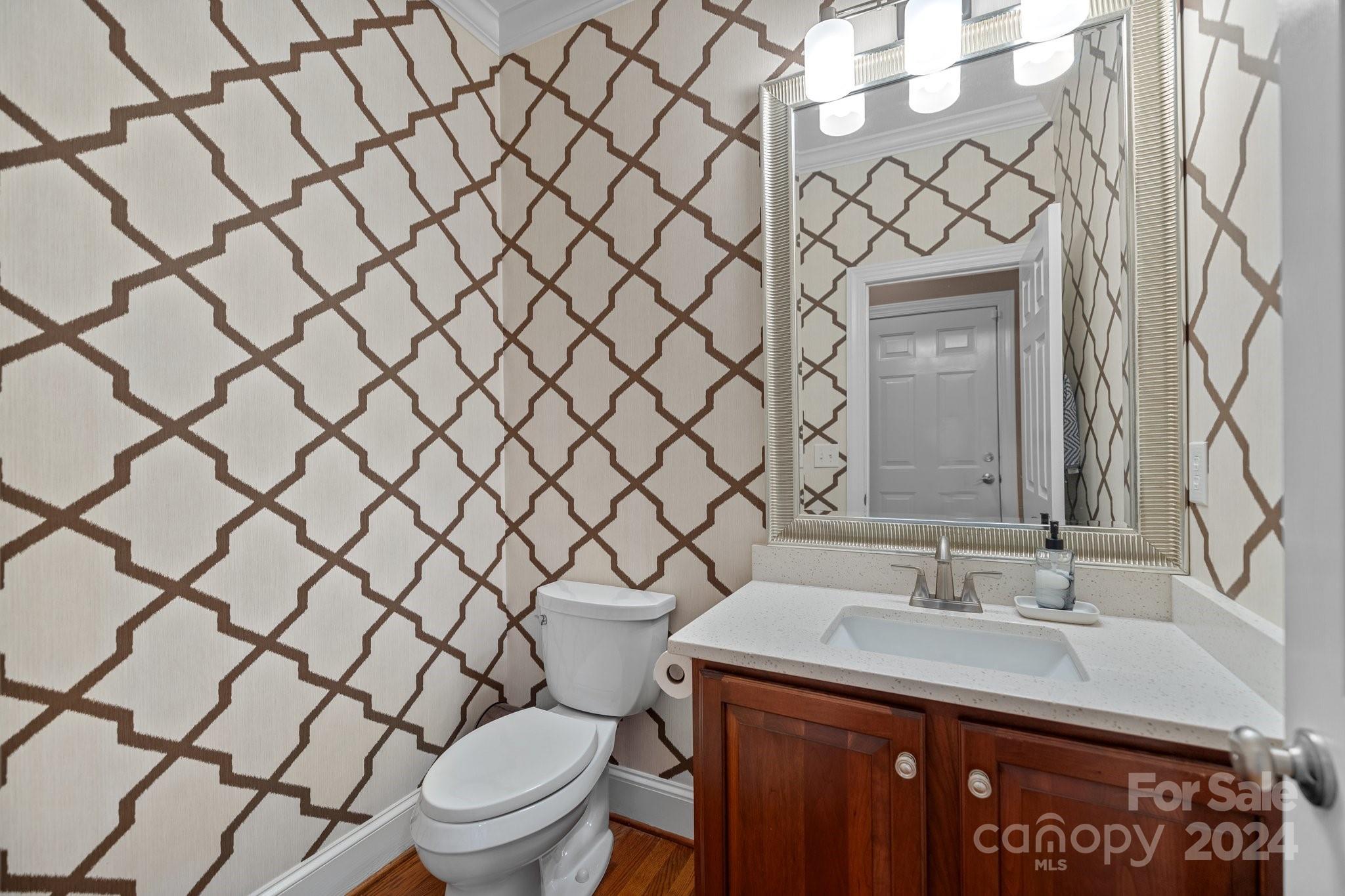 8025 Hawk Crest Court