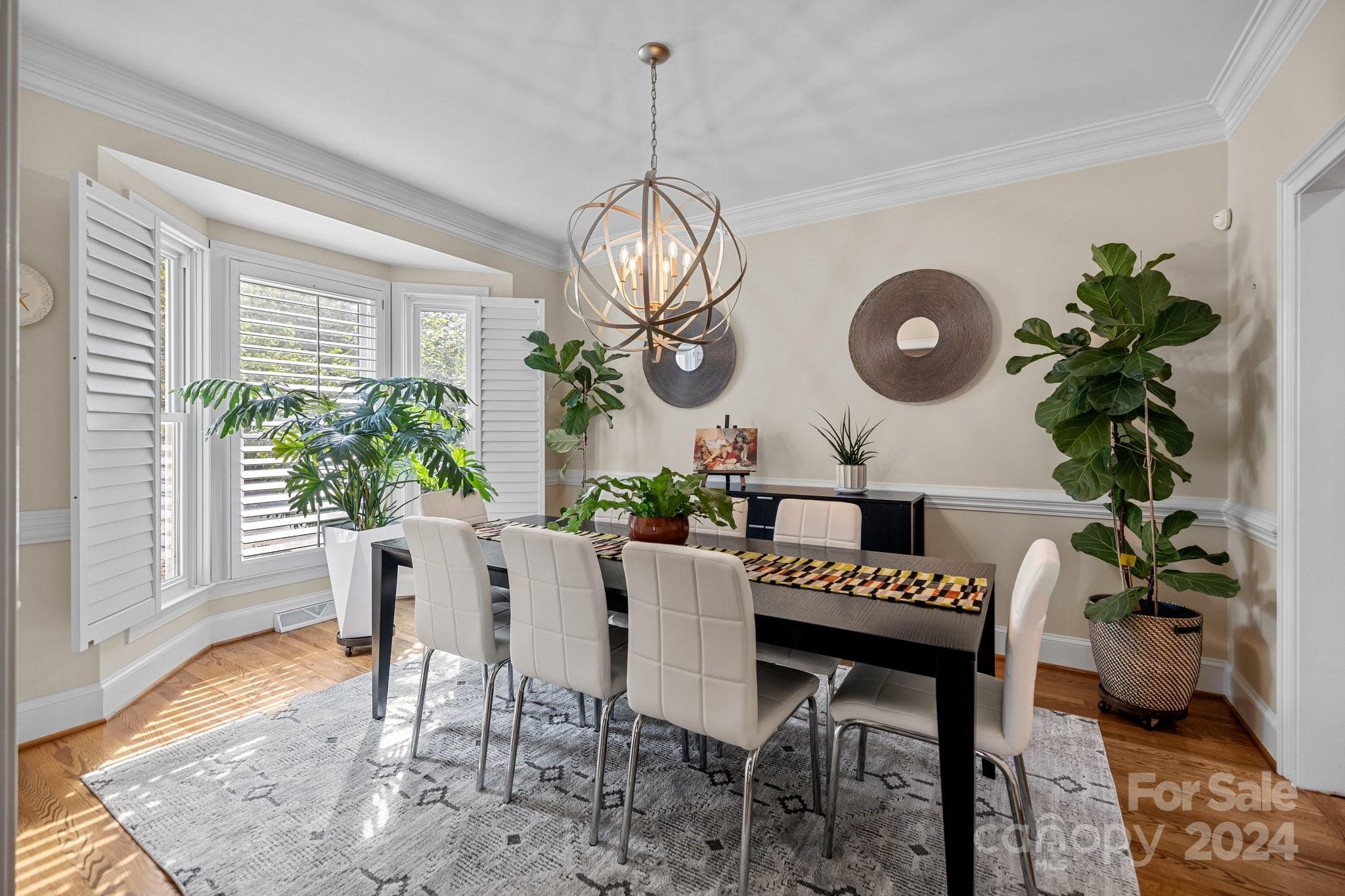 8025 Hawk Crest Court