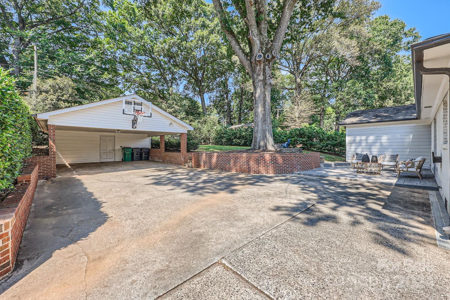 4300 Waterbury Drive