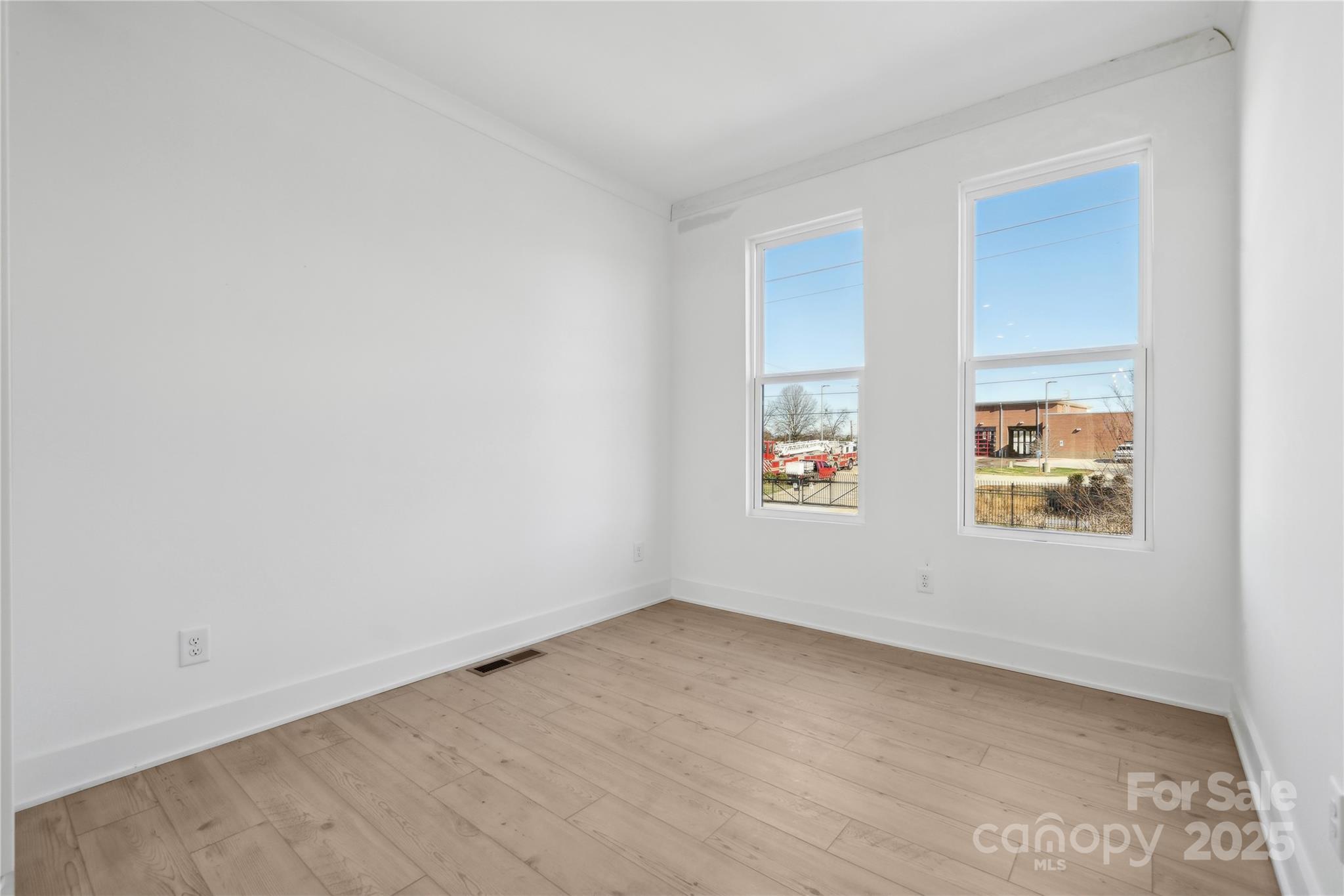 455 Blairhill Road Unit: 03