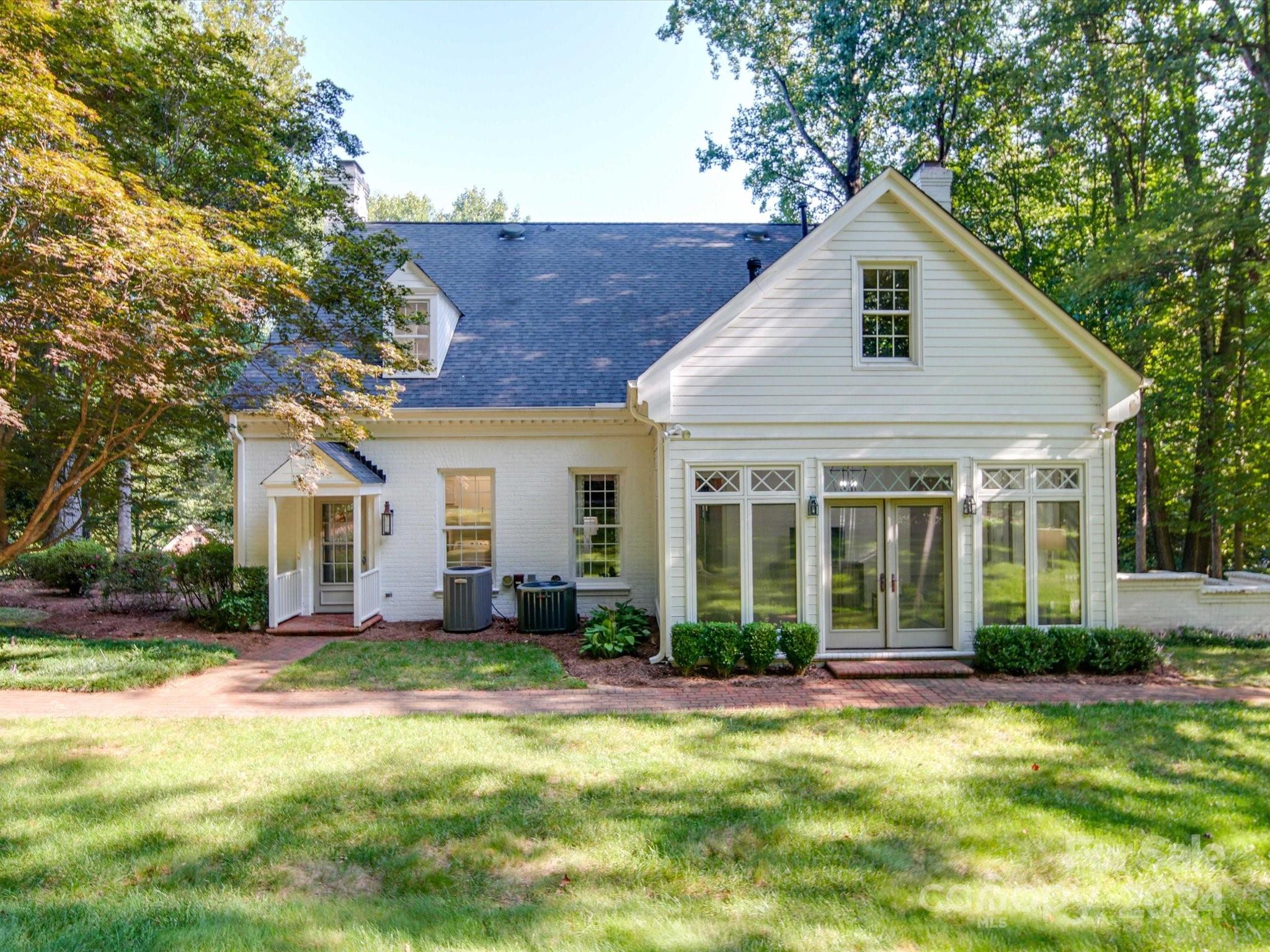 3421 Country Club Drive