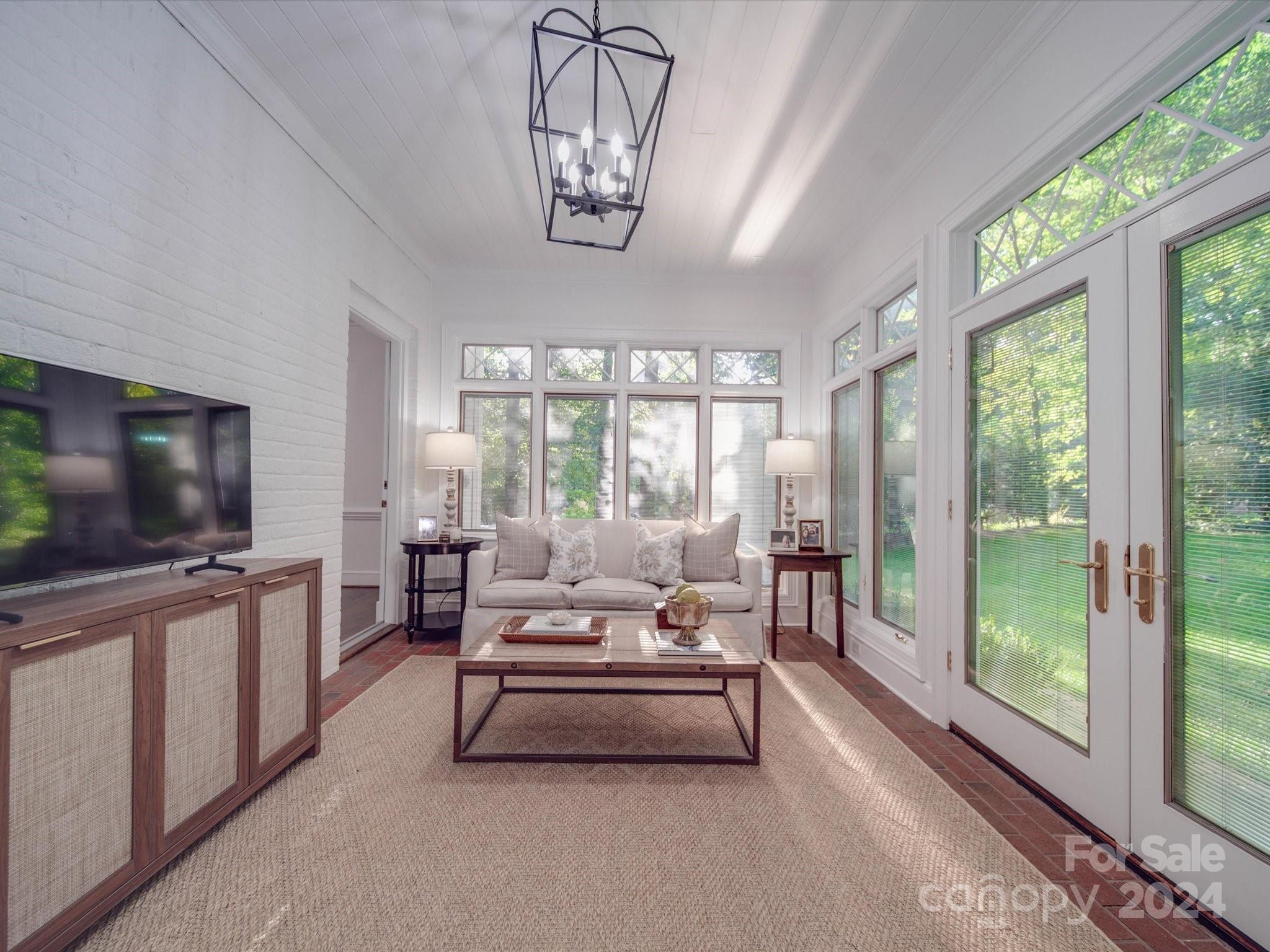 3421 Country Club Drive